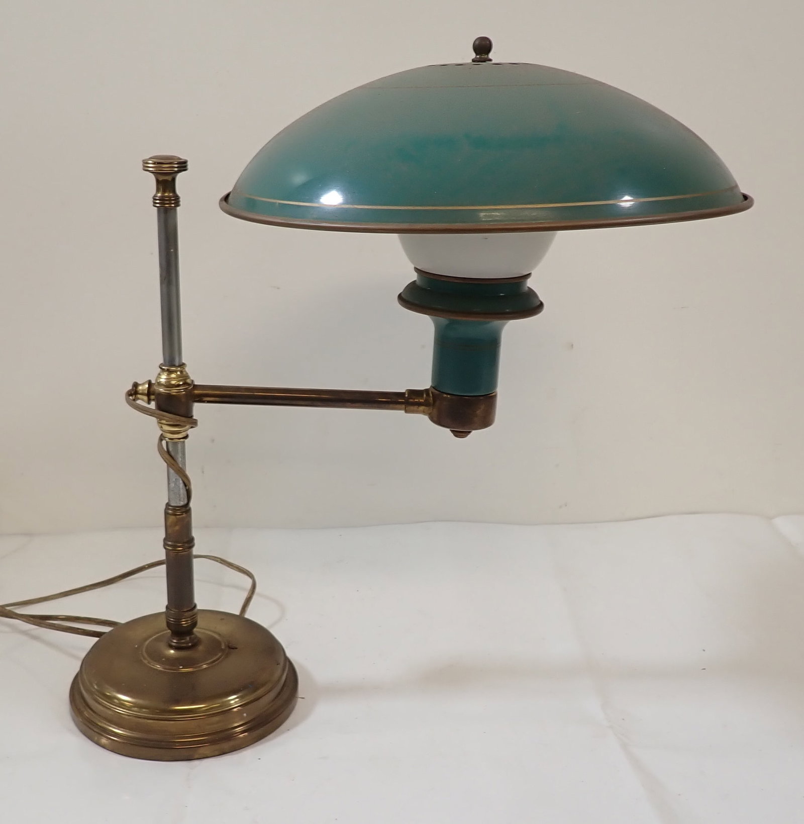 Vintage Desk Lamp (1 of 5)