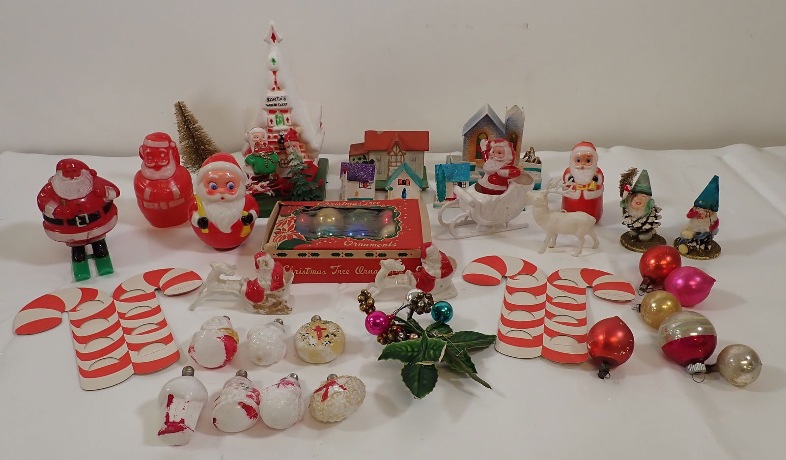 Christmas Putz Houses Lights Ornaments & Decorations (1 of 6)