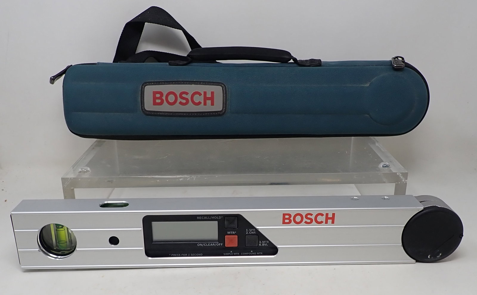 Bosch DAF220 Digital Level Angle Finder: with case