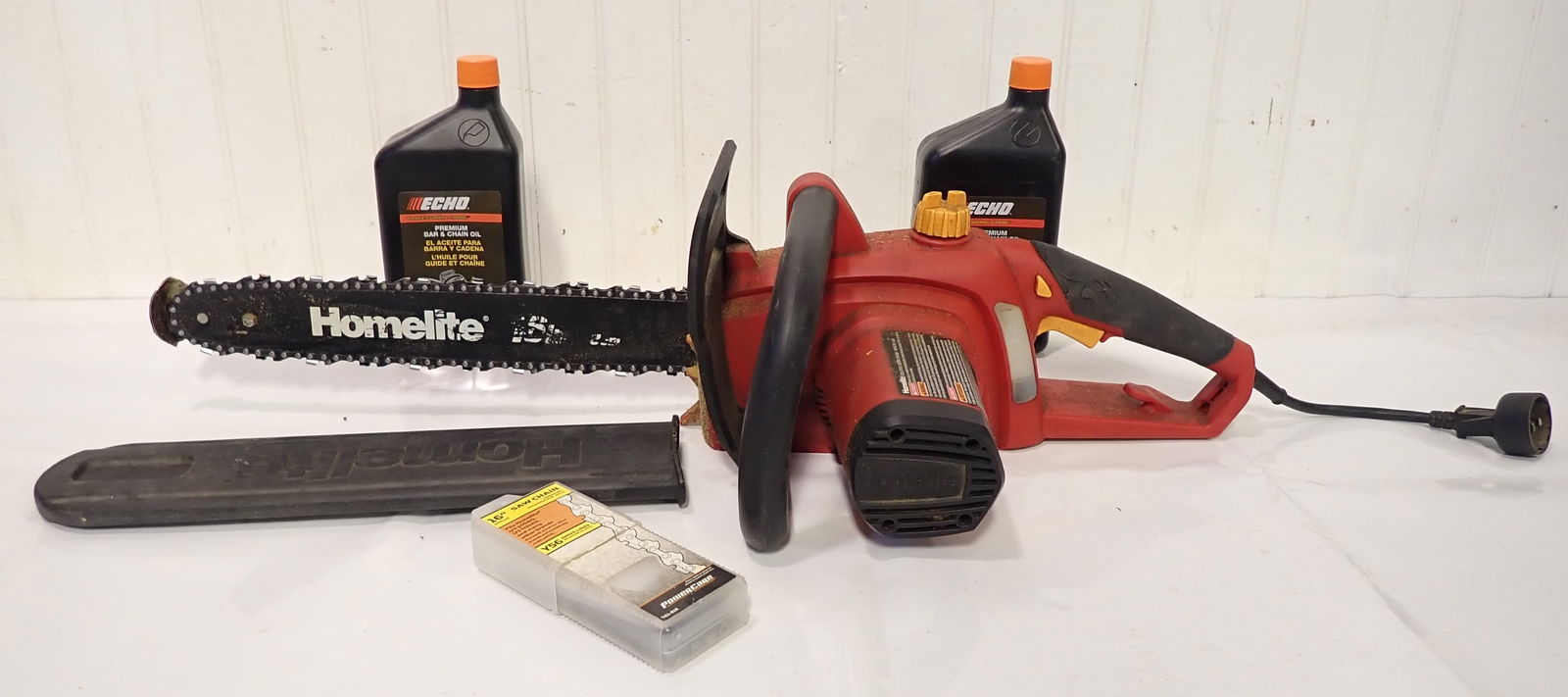 Homelite Electric Chainsaw w/ Bar Oil (1 of 5)