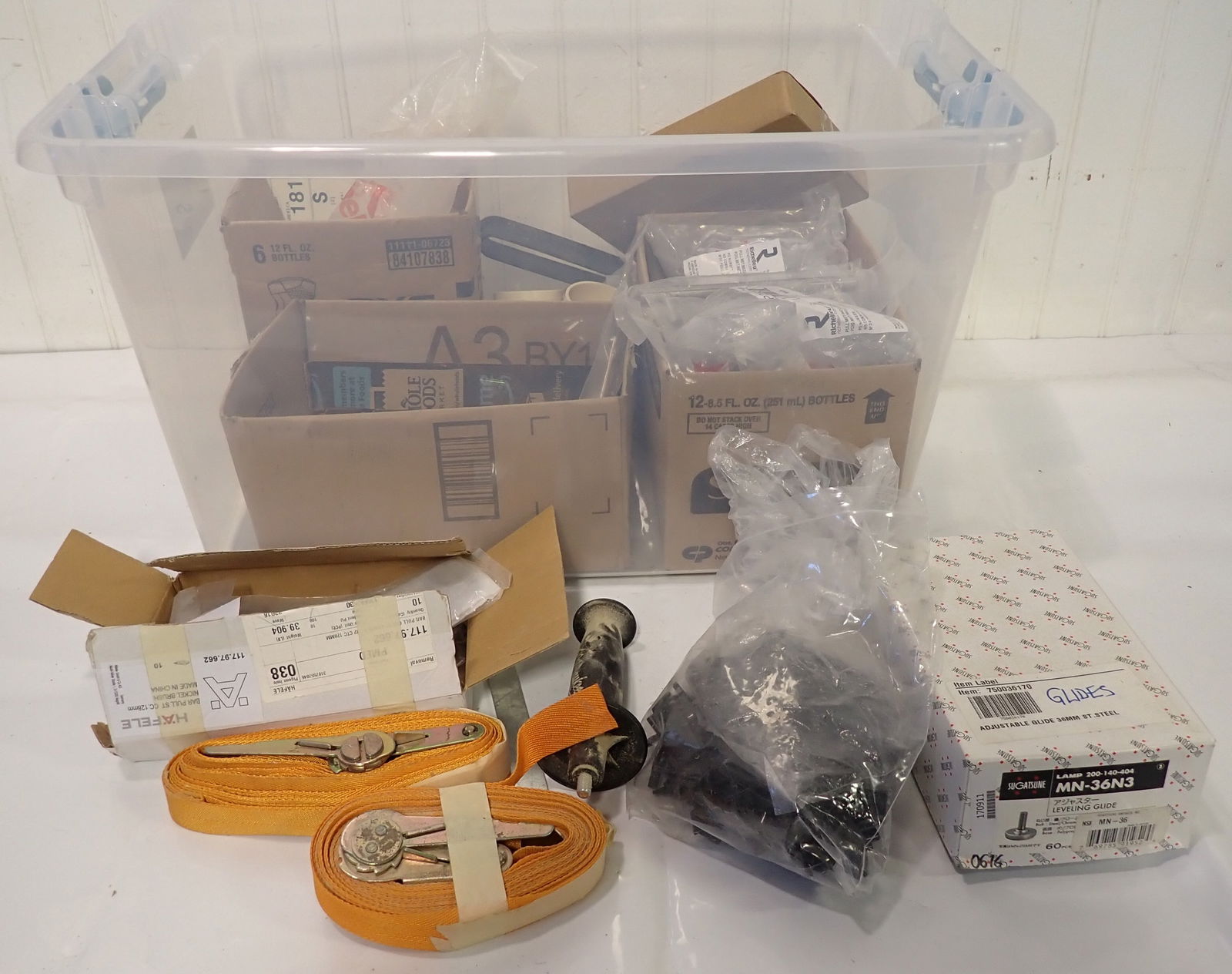 Cabinet Handles / Hardware & Rachet Straps (1 of 4)