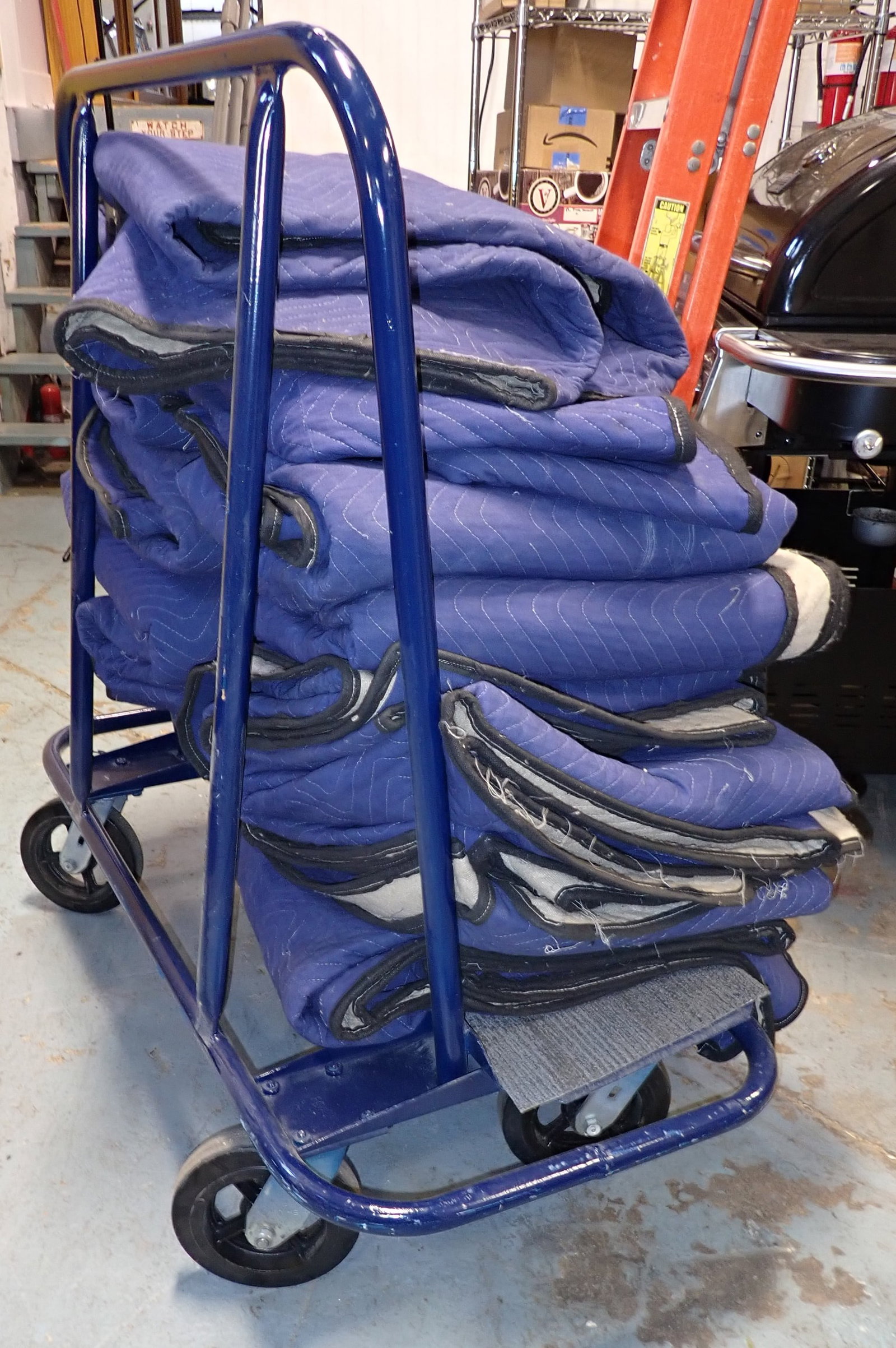Sheetrock / Plywood Dolly: Does not include blankets. Pick up AFTER 1PM only ! No in house shipping !