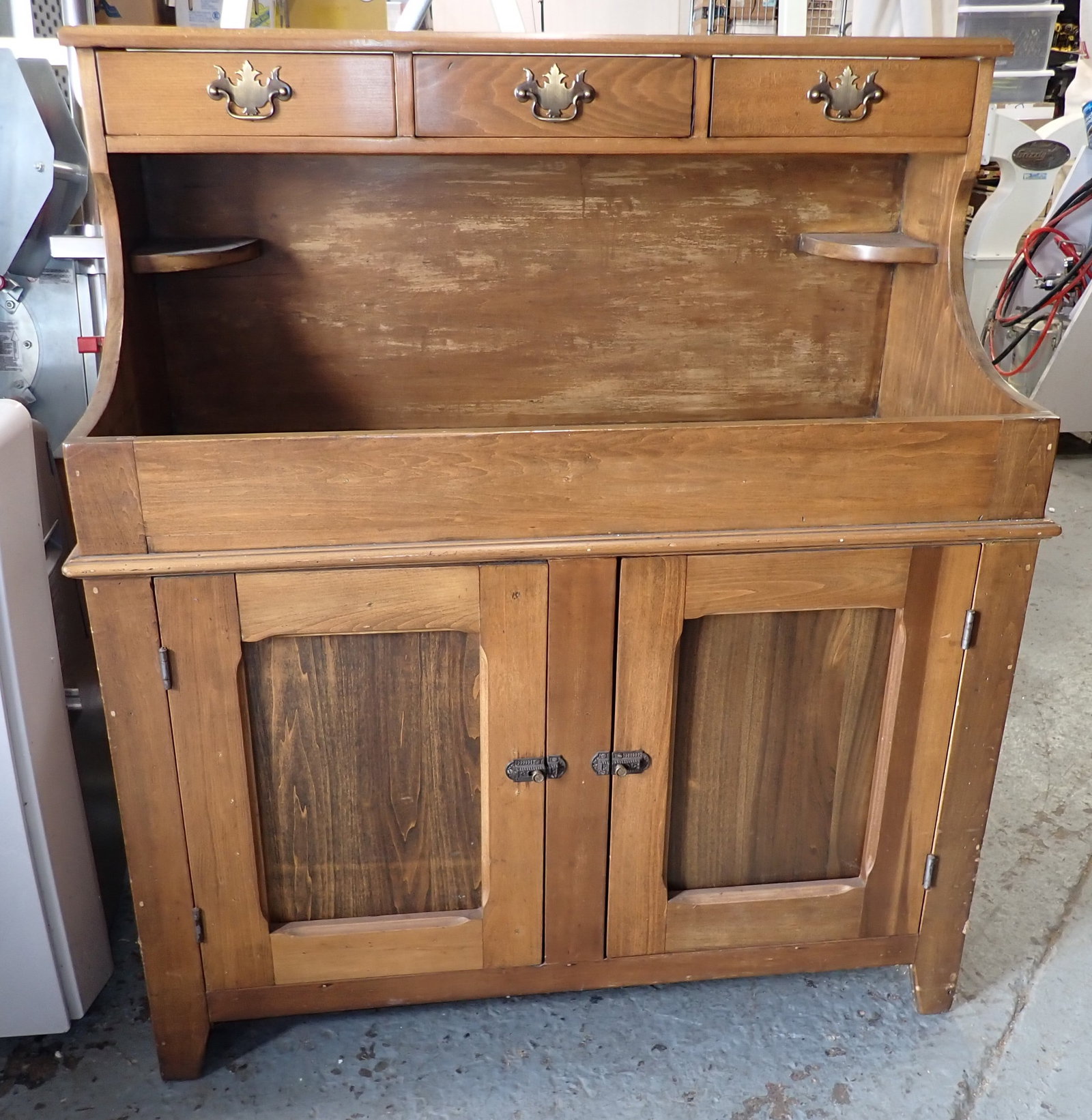 Dry Sink: Approx 19 1/2" x 43" x 49" tall. No in house shipping ! Bring help to load !