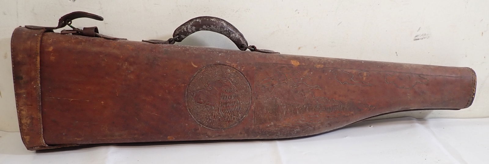 Leather Gun Case: Approx 3 1/2" x 8 1/2" x 31 1/2"