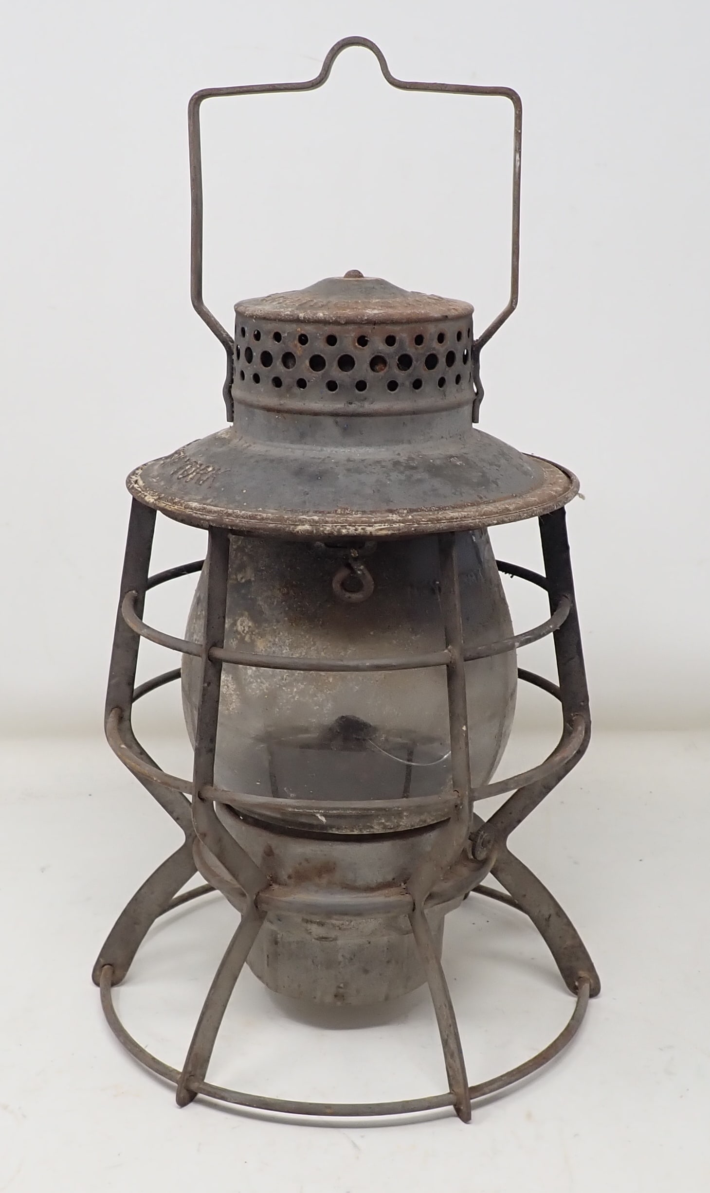 Dressel City of New York Lantern: Apprx 13" tall.