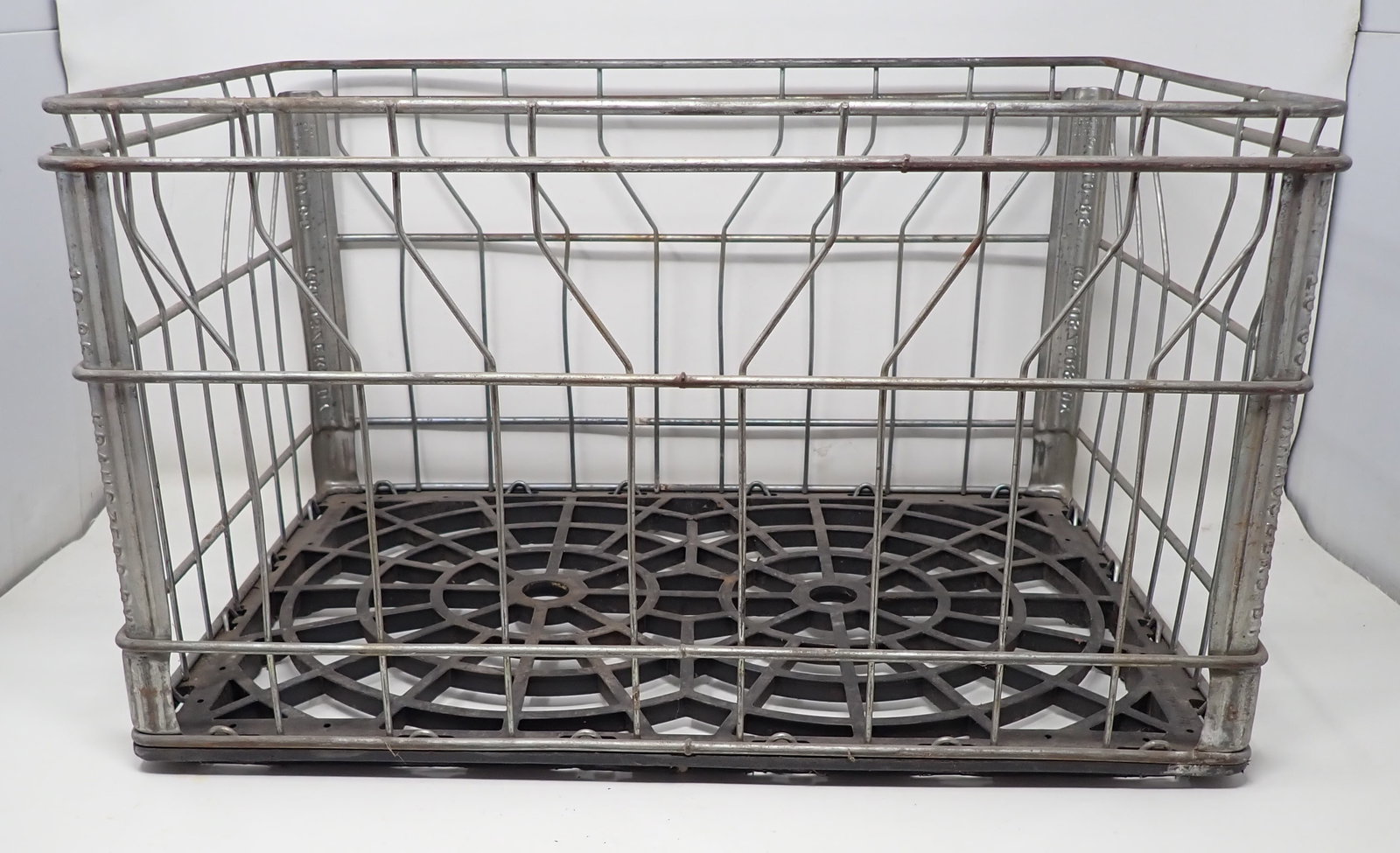 1985 Krauszer's Dairy Wire Milk Crate (1 of 1)