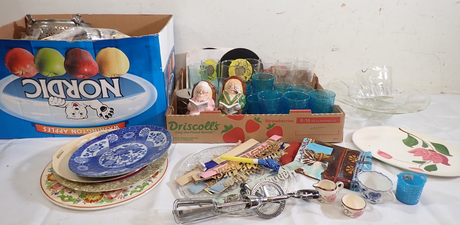 Table Contents: Must take all ! No in house shipping !