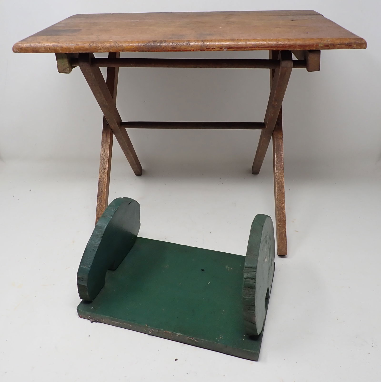 Doll Table & Book Rack (1 of 4)