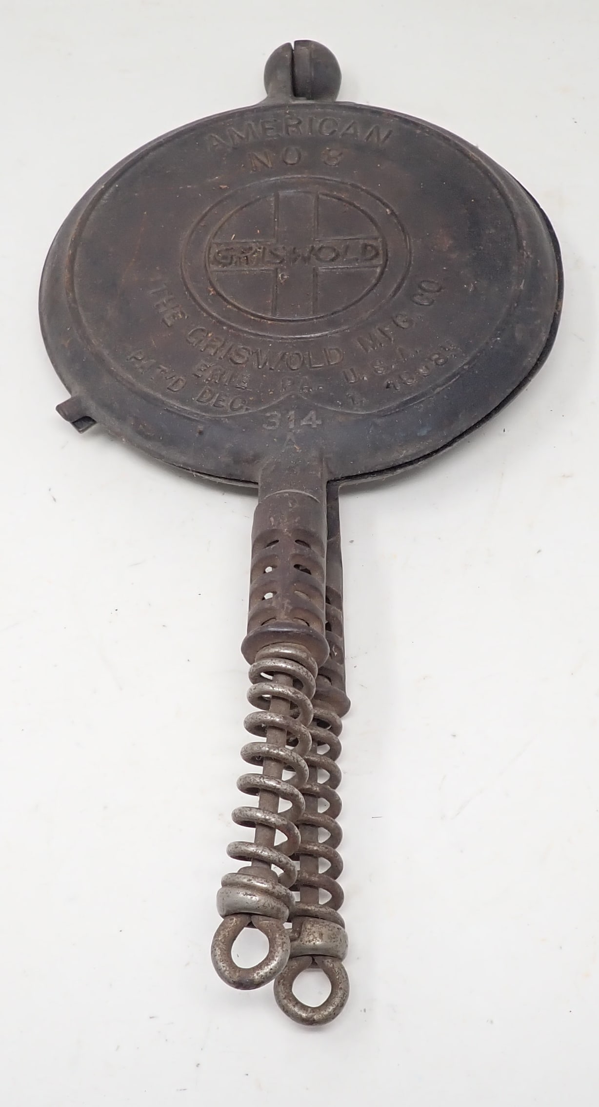 Griswold No. 8 314a 315b Waffle Iron: Does not come with a base