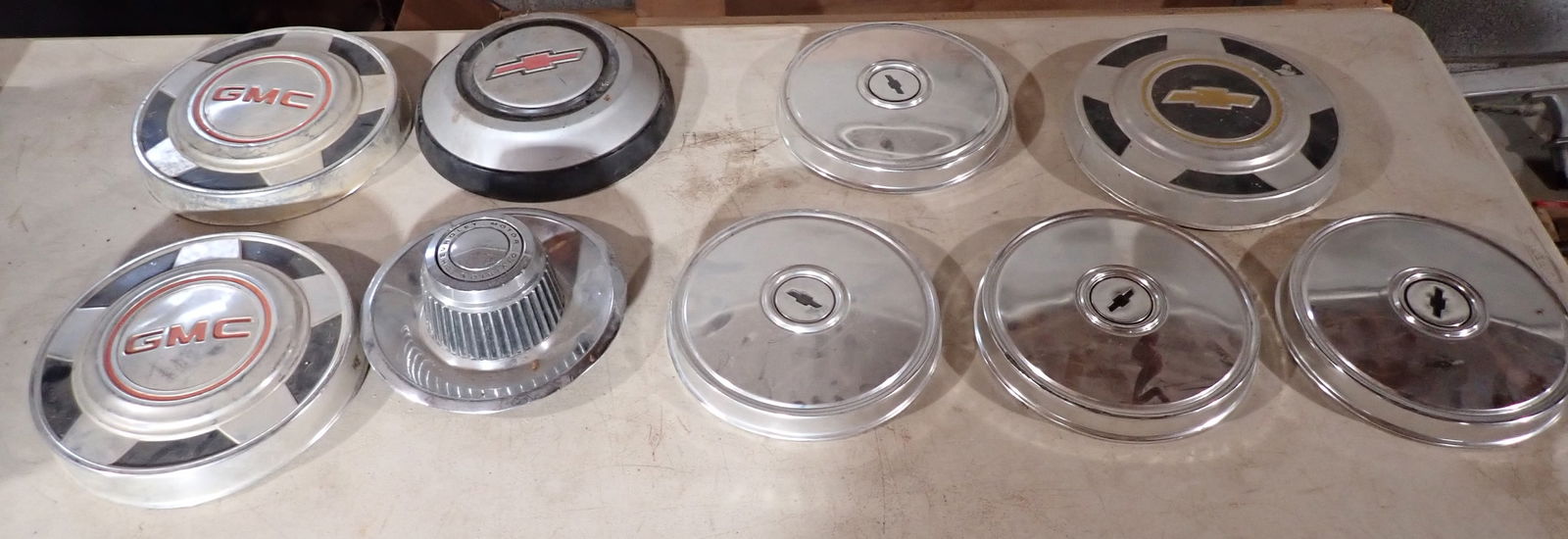 Chevy & GMC Hubcaps (1 of 3)