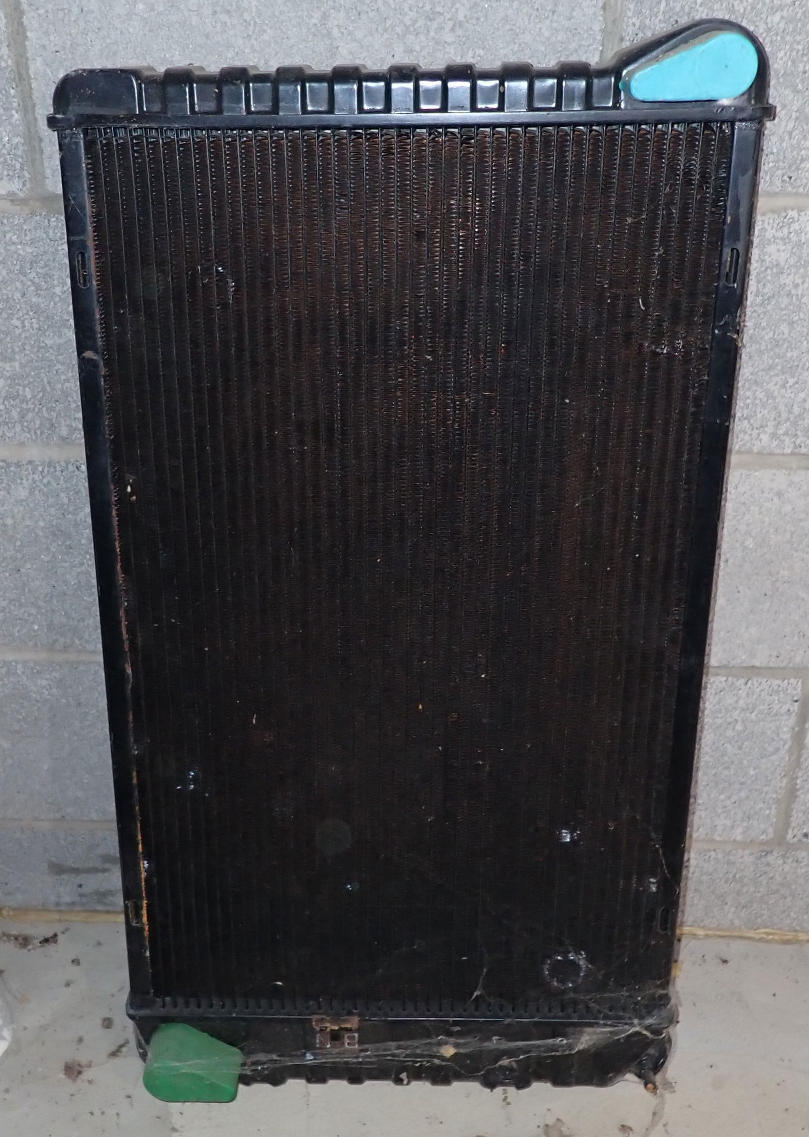 Car / Truck Radiator: Approx 19" x 34". No in house shipping !