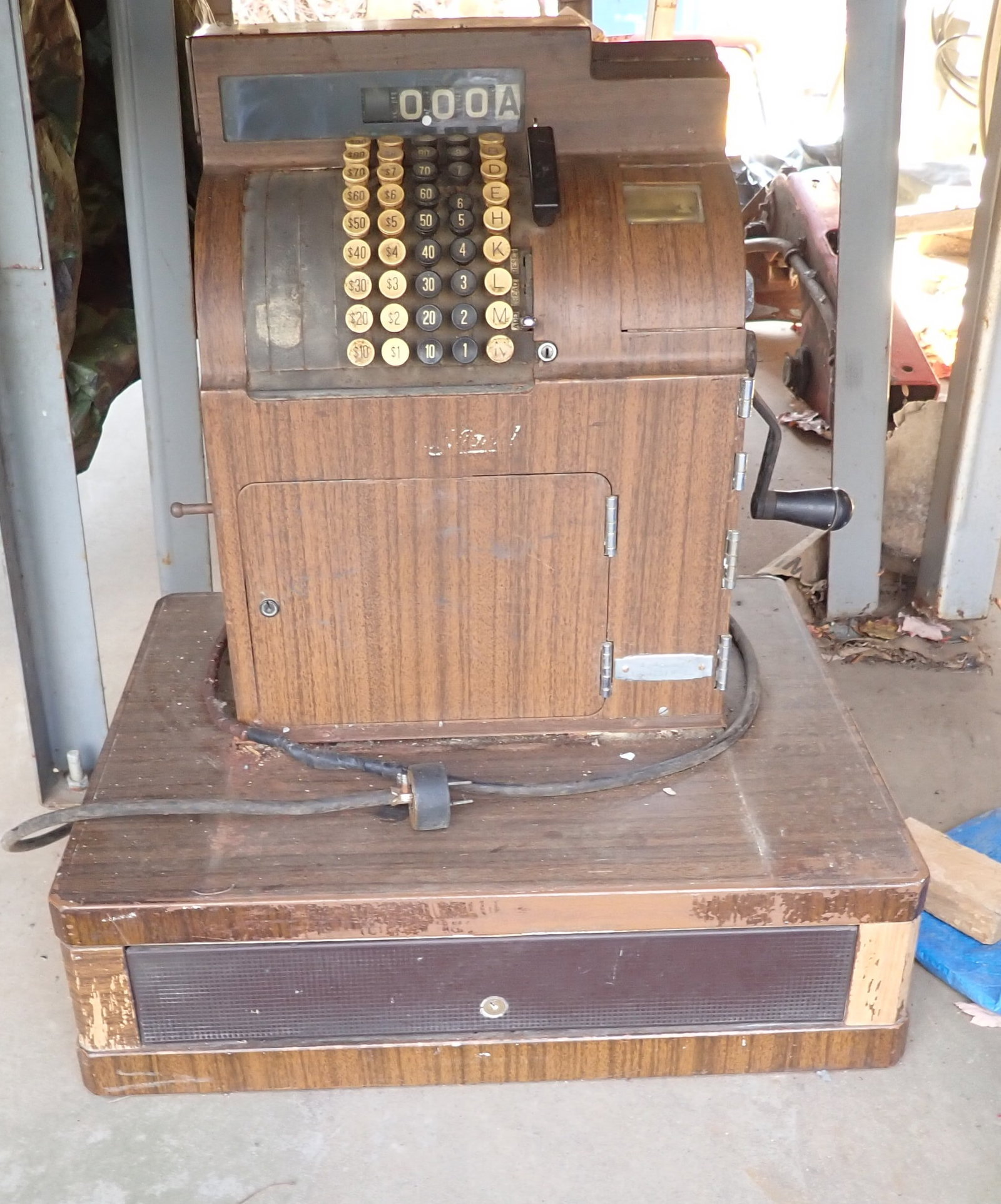 Cash Register (1 of 2)