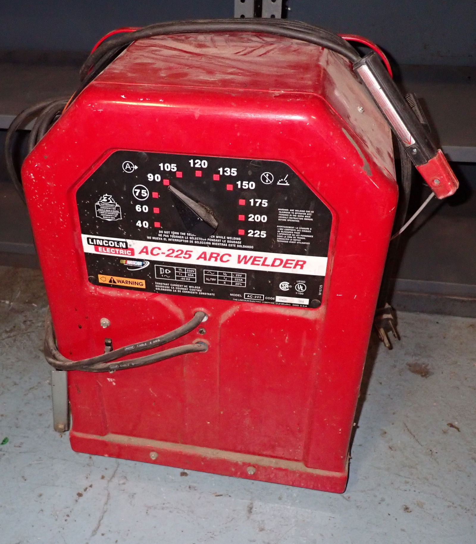Lincoln AC-225 Arc Welder (1 of 5)