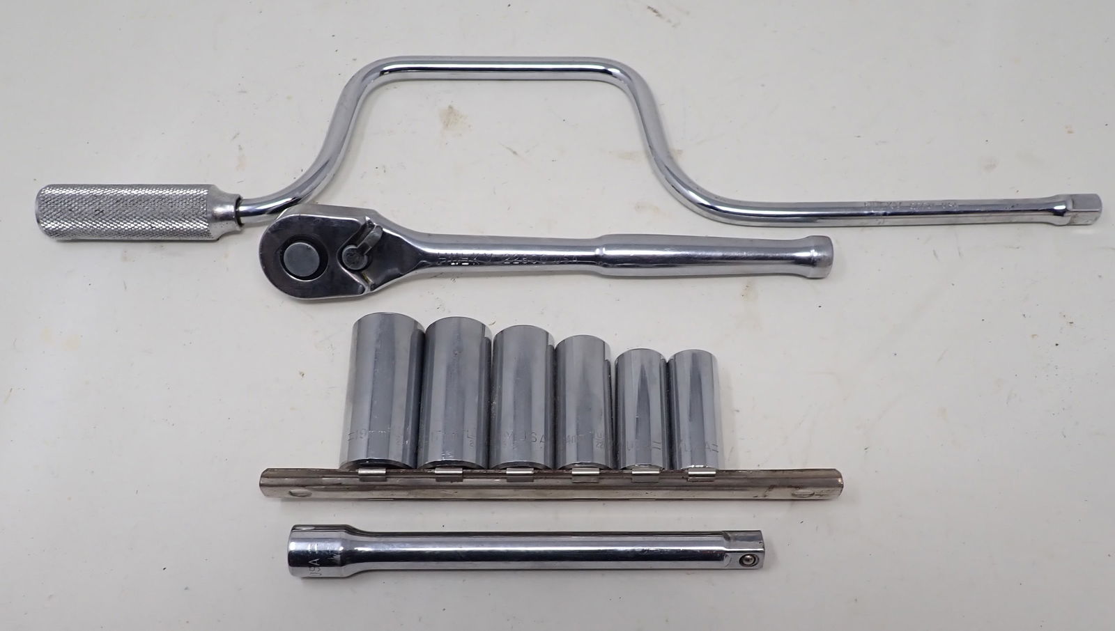 Husky 3/8" Drive Metric Sockets Rachet Extension (1 of 2)