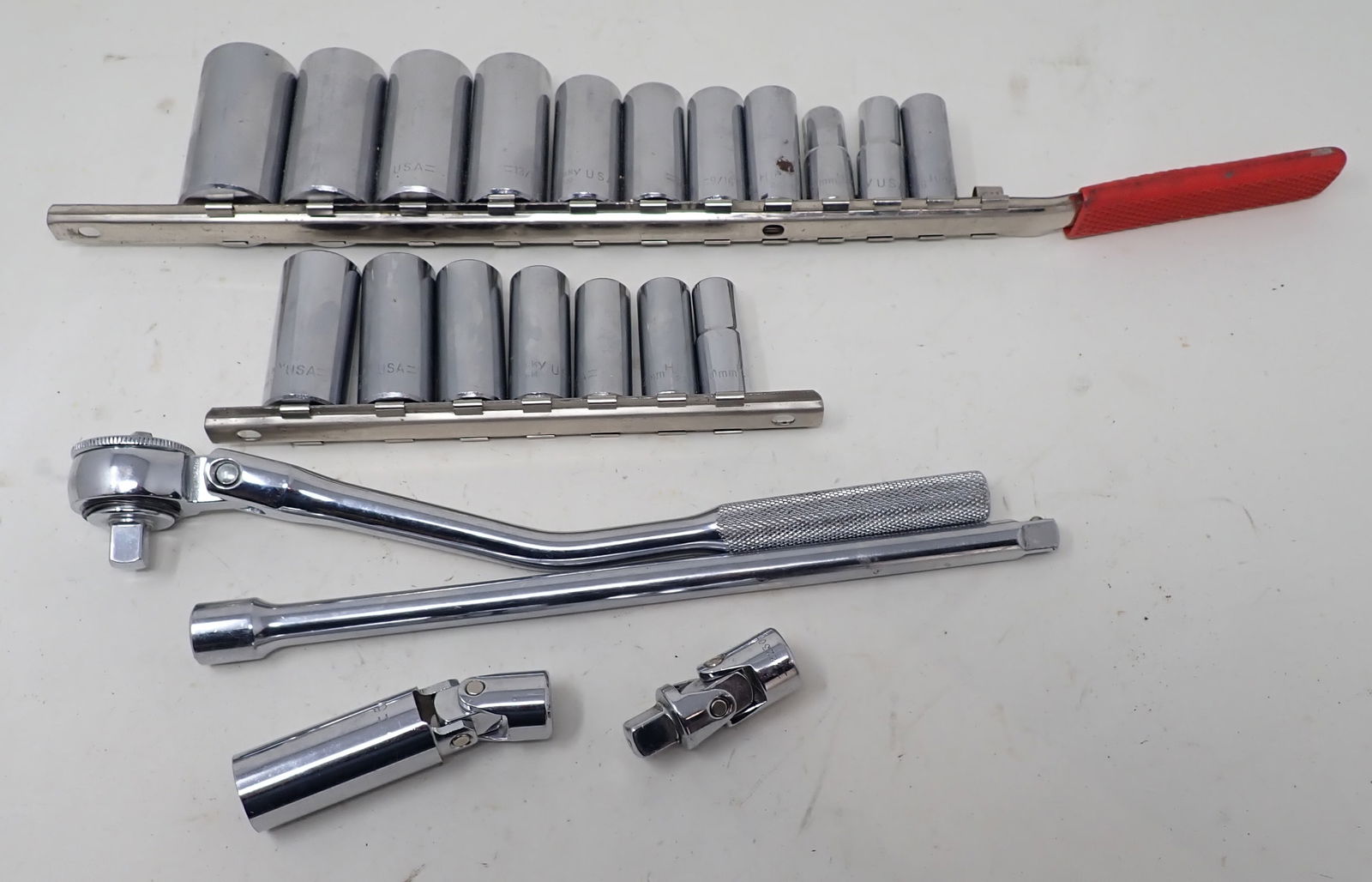 Husky 3/8" Drive SAE Metric Sockets Rachet Extension (1 of 2)