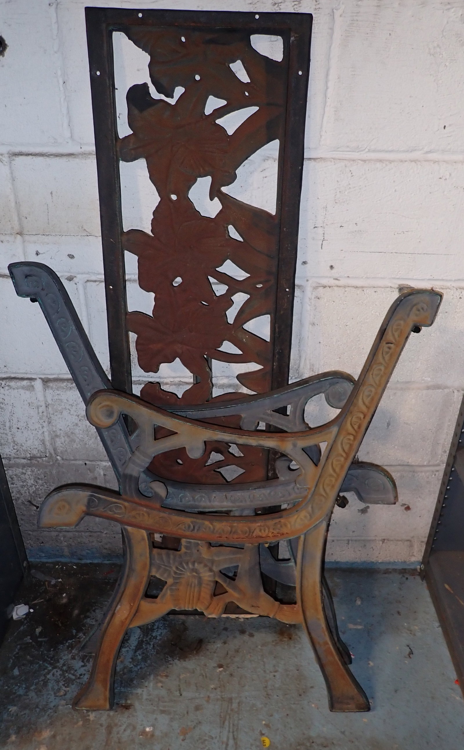 Cast Iron Bench Parts: No in house shipping !