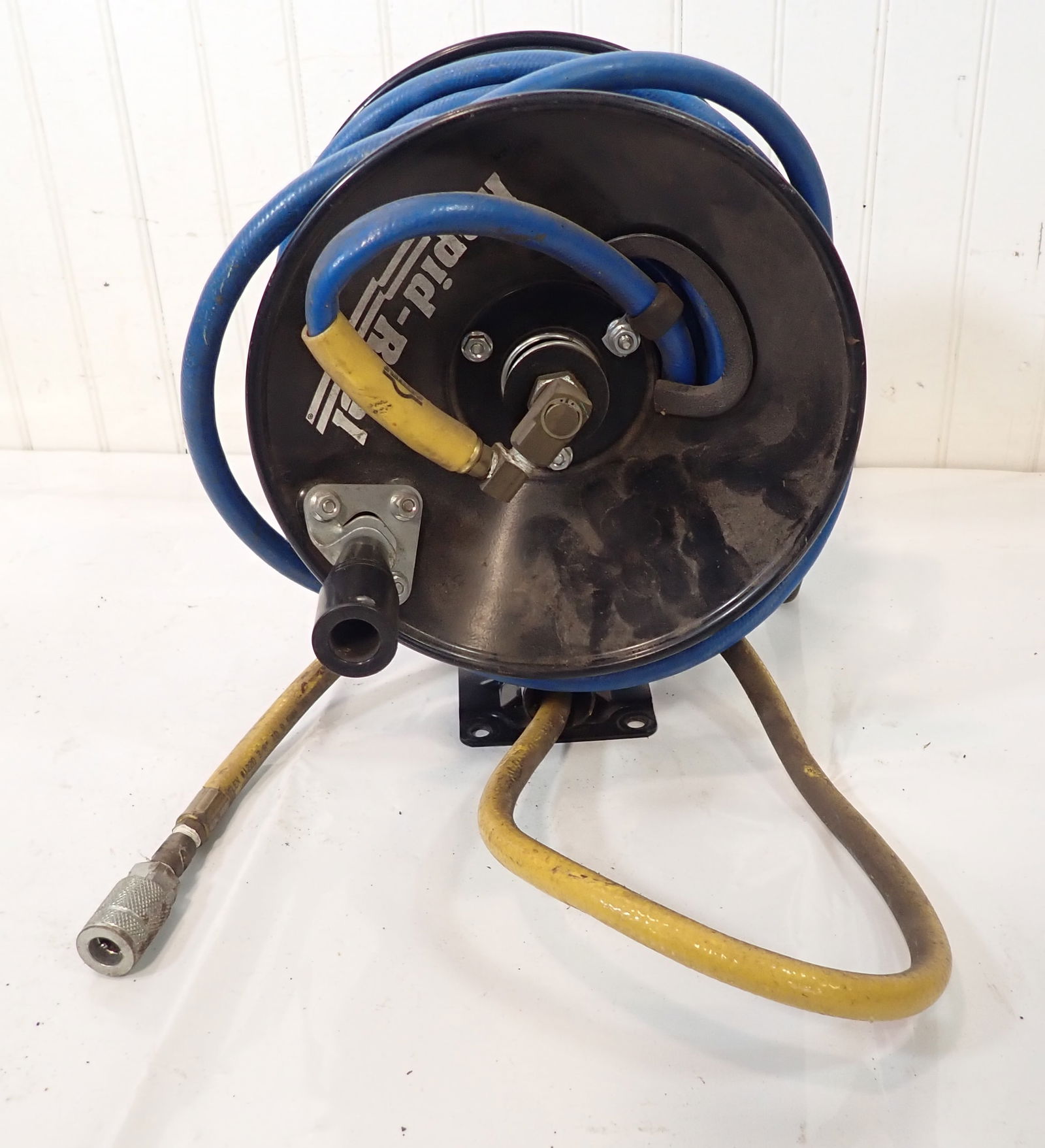 Air Hose & Reel (1 of 2)