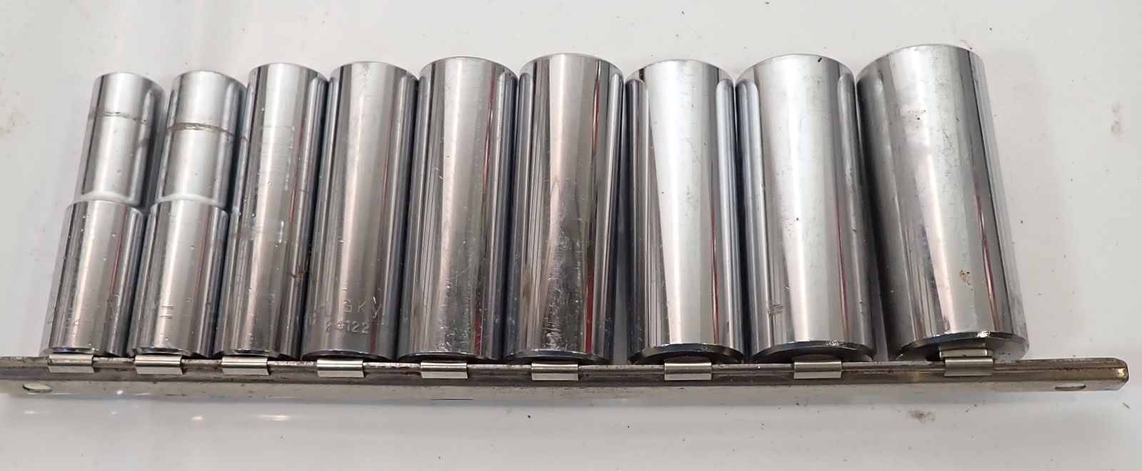 6 Point Husky Sae 1/2" Drive Sockets (1 of 2)