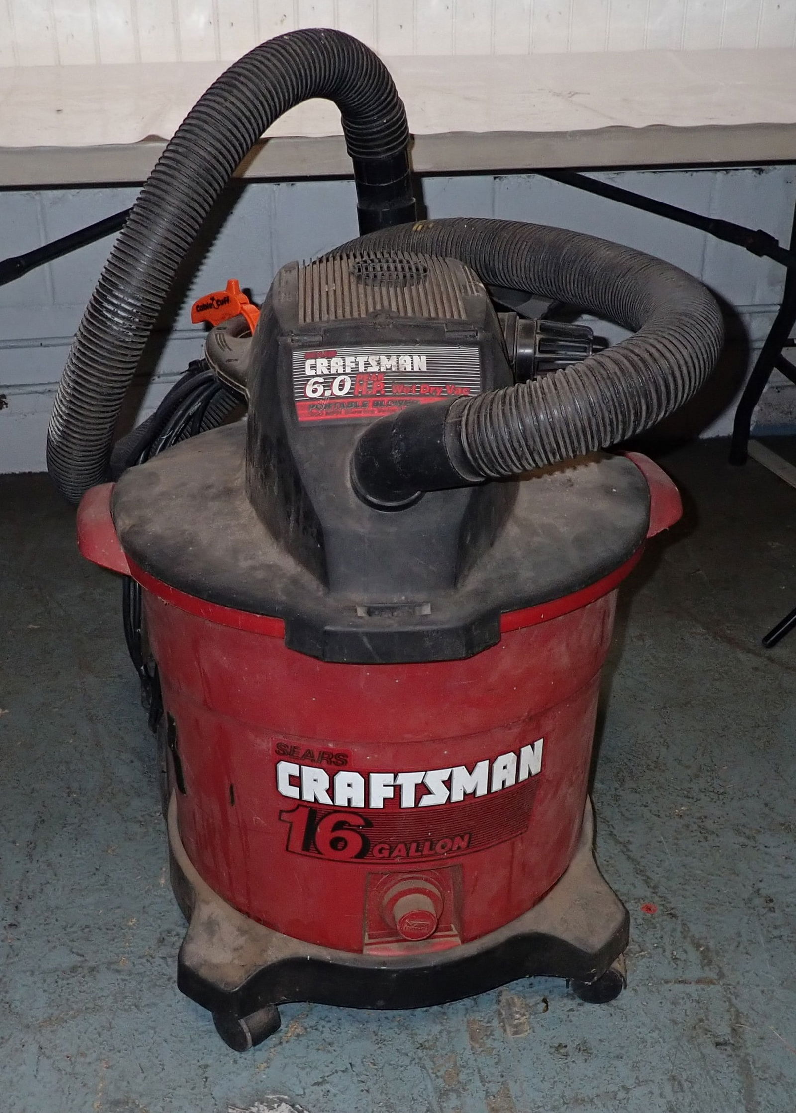Craftsman 16 Gallon Shop Vac (1 of 2)