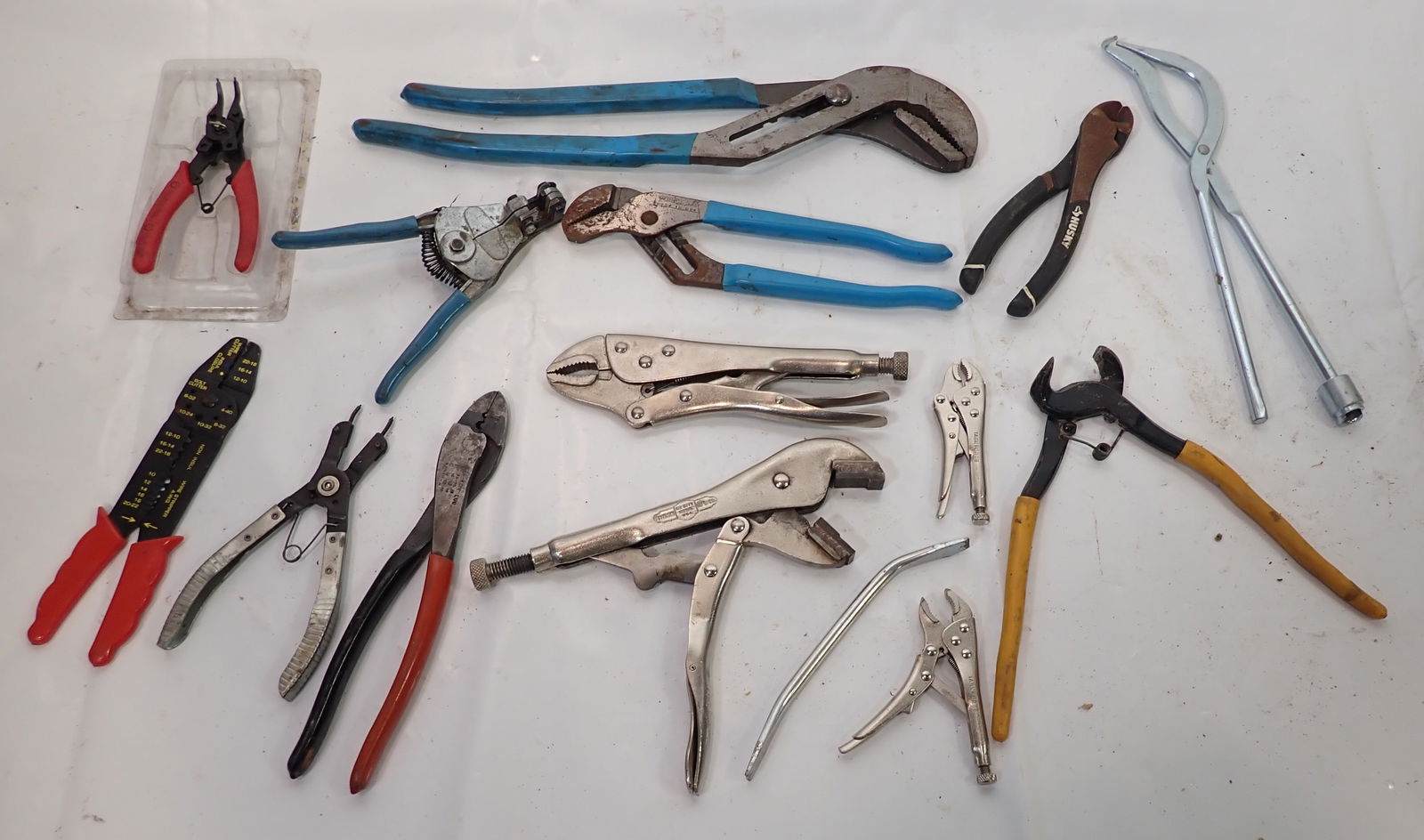 Slip Joints Ring Pliers Wire Strippers Vise Grips (1 of 6)