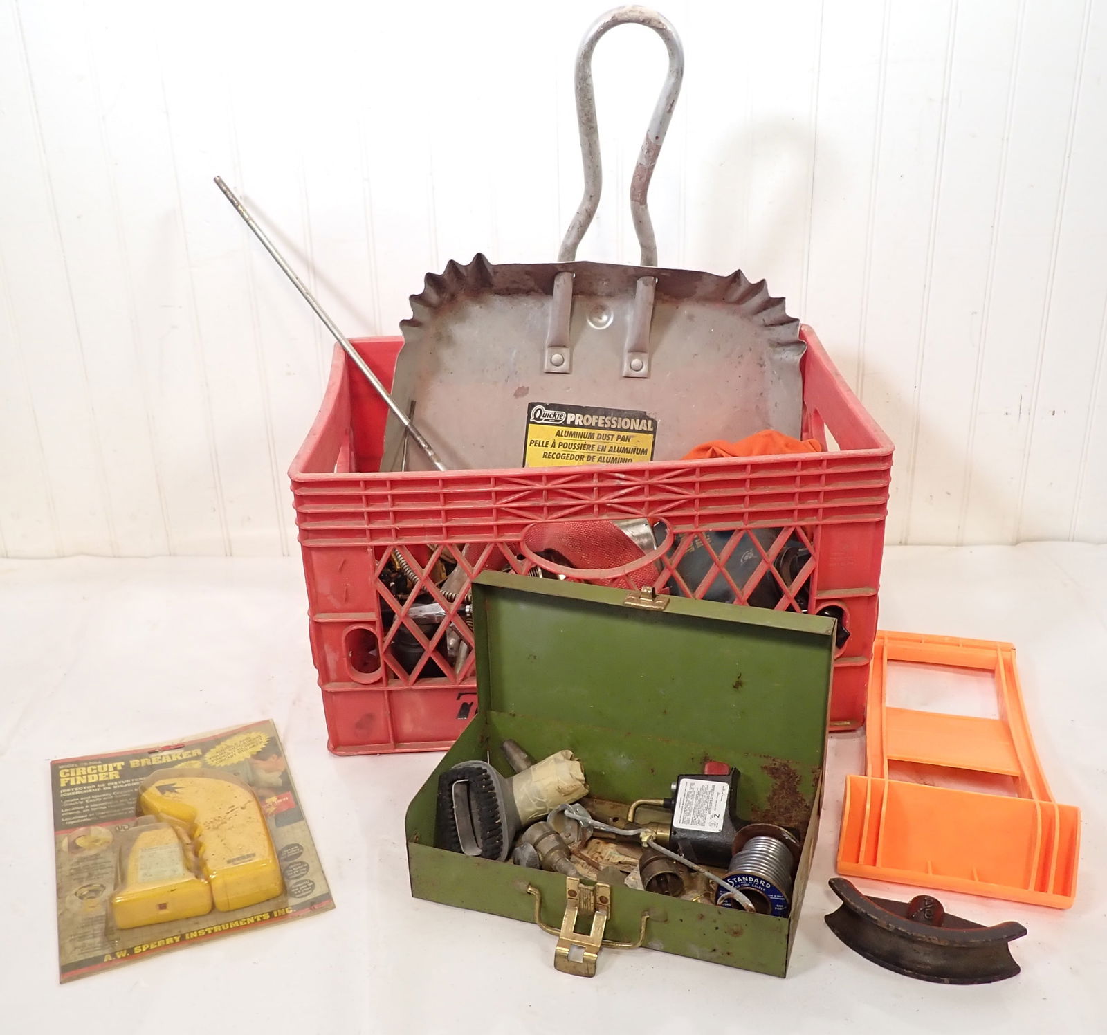 Torch Tips Circuit Breaker Finder Dust Pan (1 of 5)