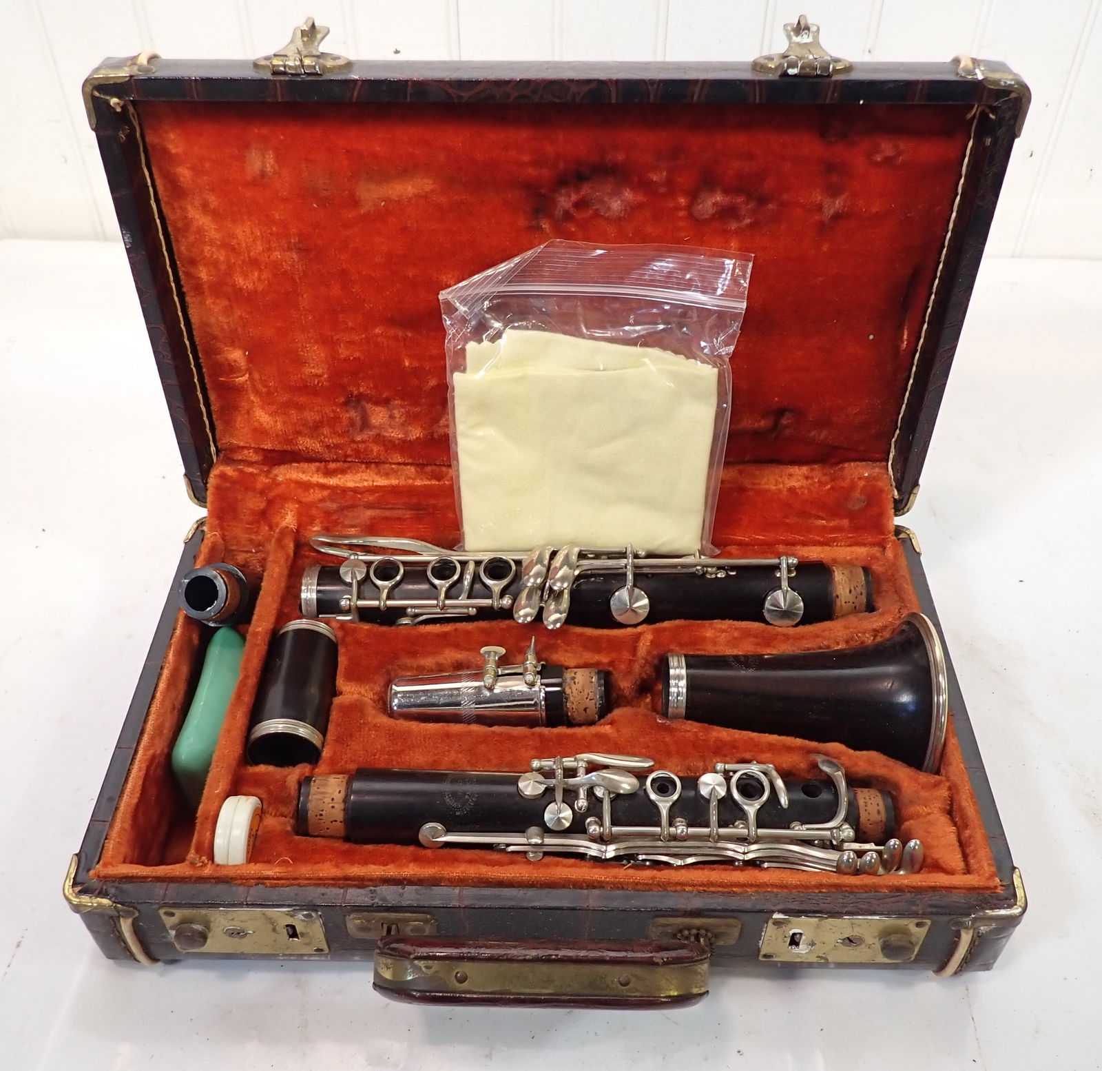 Evette & Schaefer Clarinet Buffet Crampon (1 of 3)