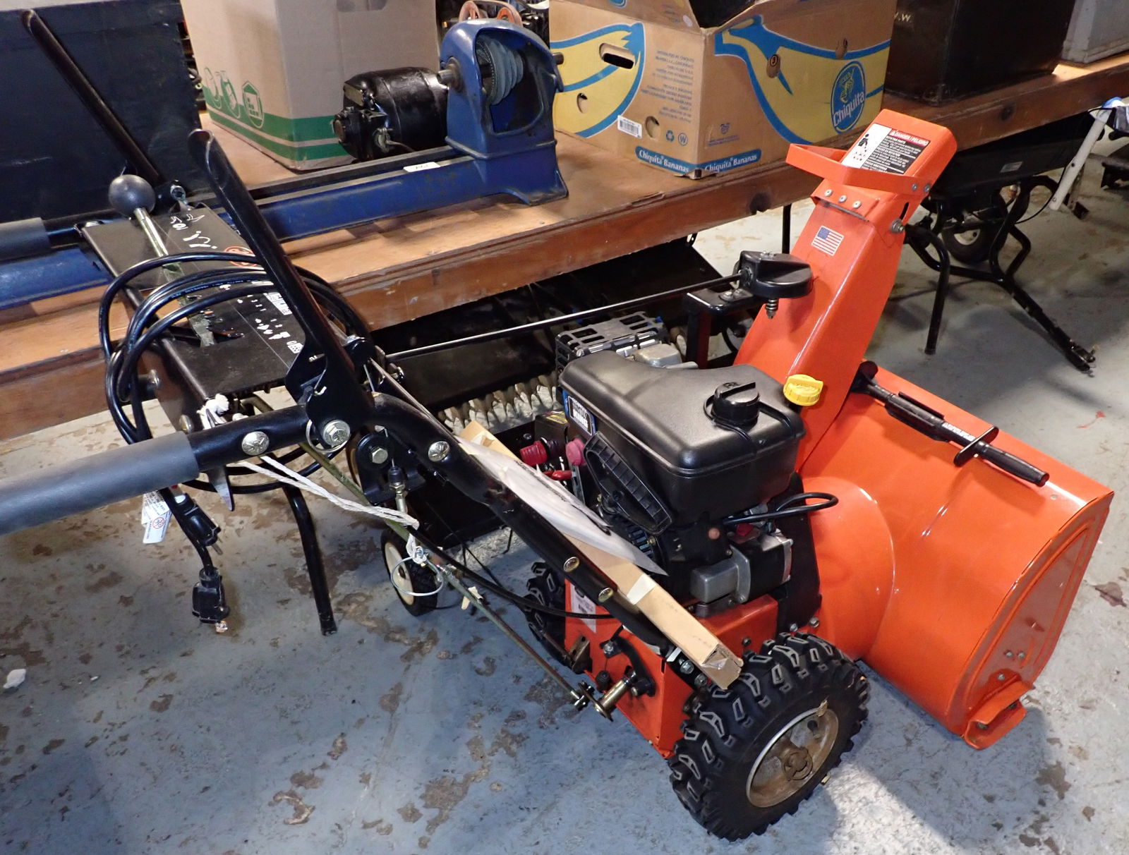 Ariens 724 Sno Thro Snowblower (1 of 5)