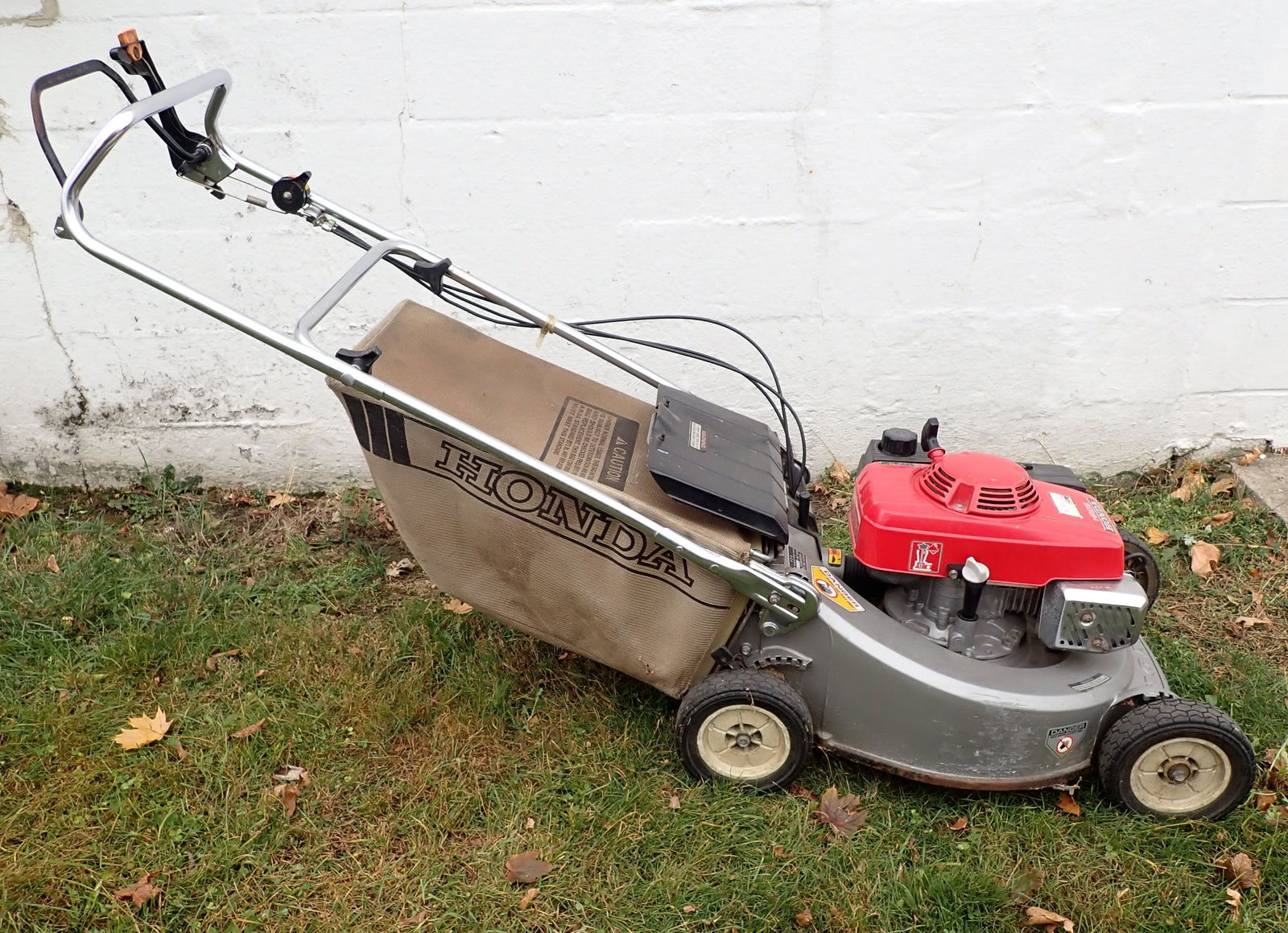 Honda HR216 Mower (1 of 4)