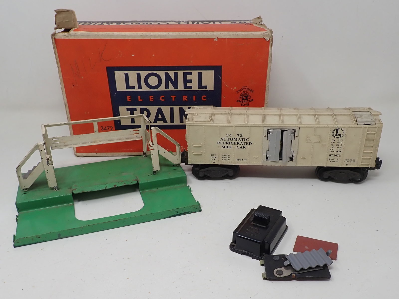 Lionel Operating Cow Car (1 of 2)