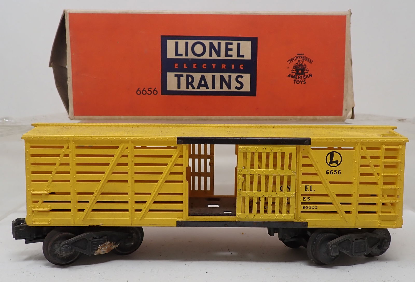 Lionel 6656 Yellow Cattle Stock Car: with original box