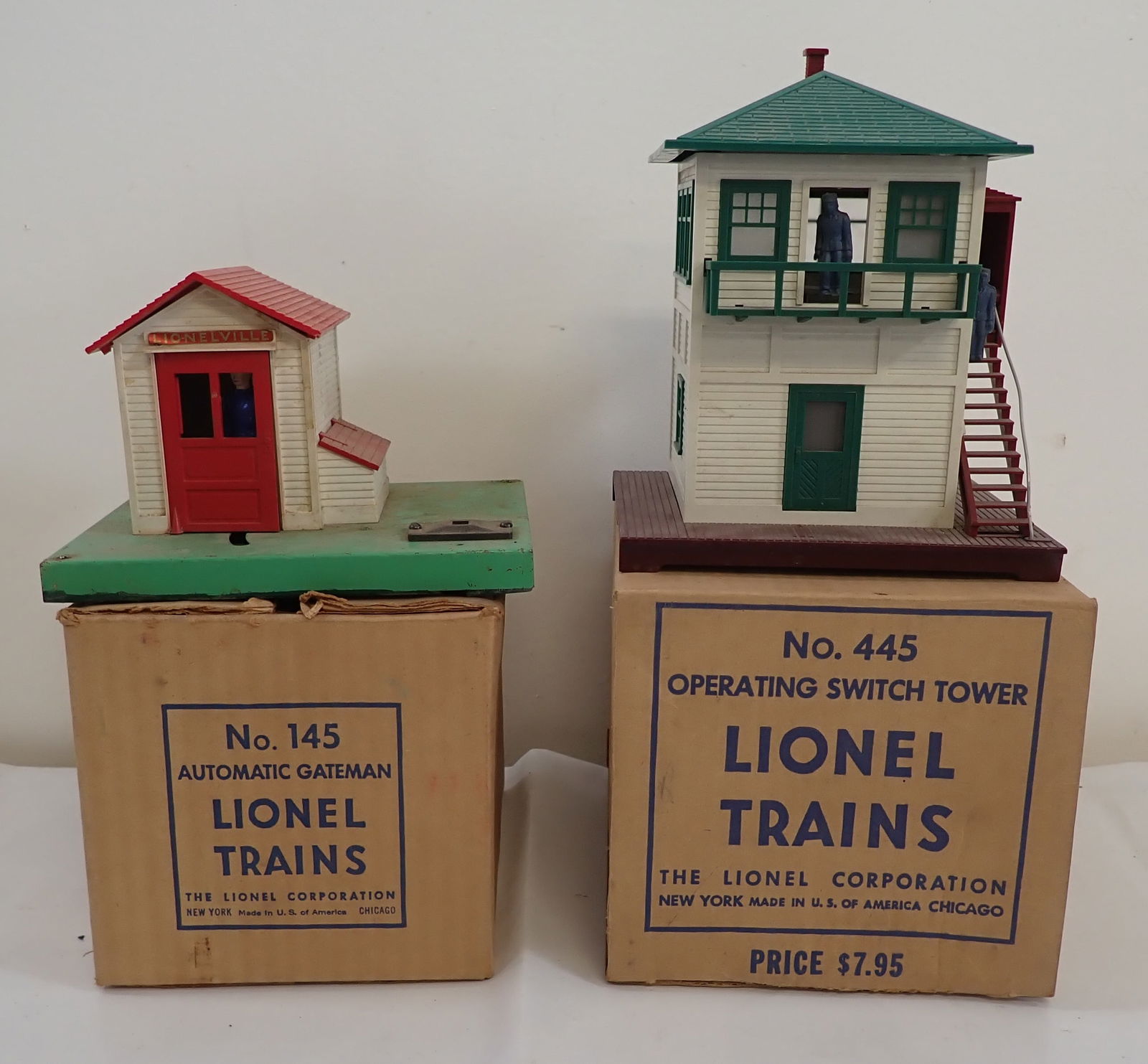 Lionel 445 Operating Switch Tower Automated Gateman (1 of 2)