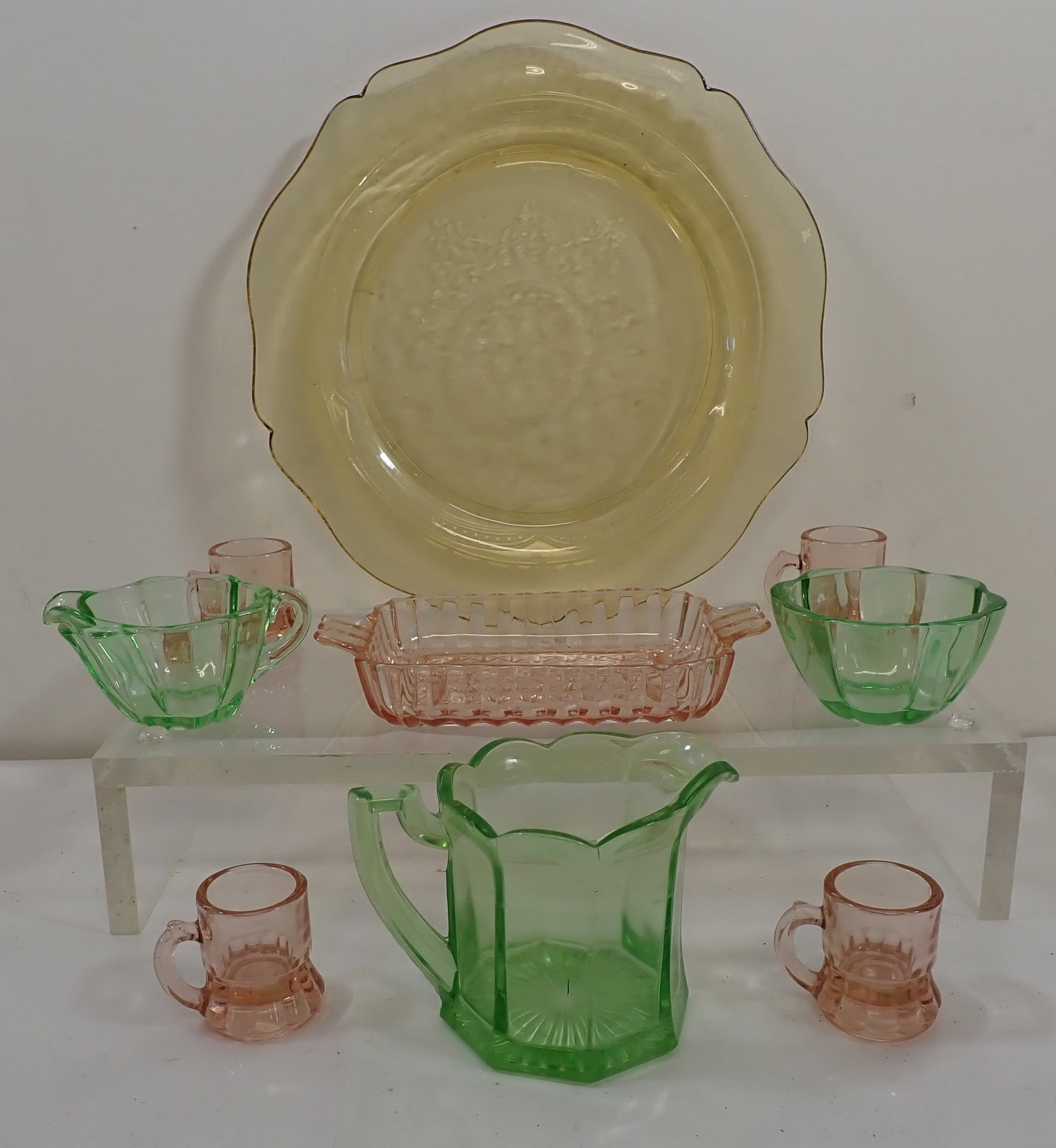 Depression Glass Creamer Salt Sugar: Plate is approx 11 1/4" in diameter