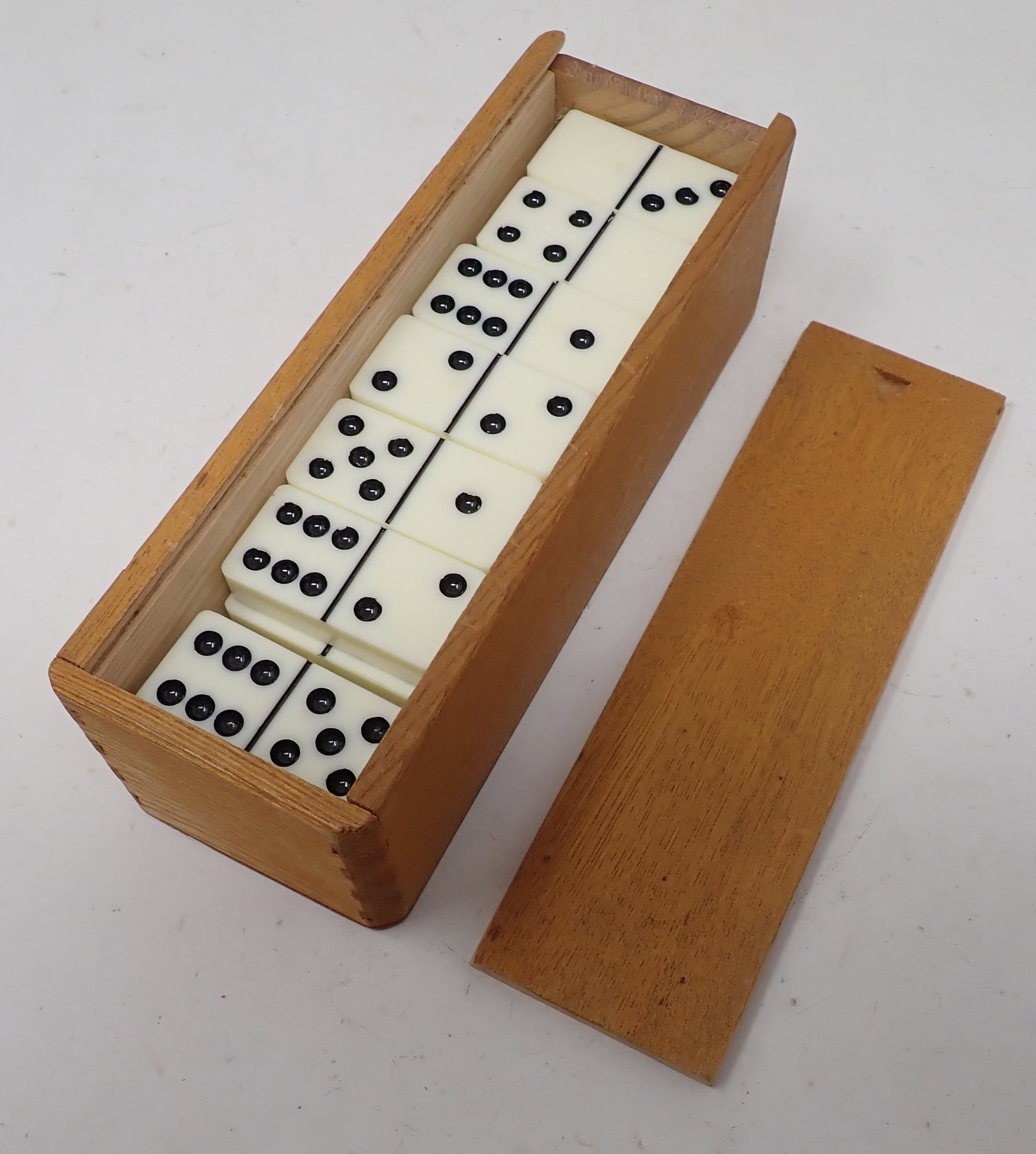 32 Dominoes w/ Slide Lide Box: Box is approx 2 3/4" x 8" x 2 3/4" tall.