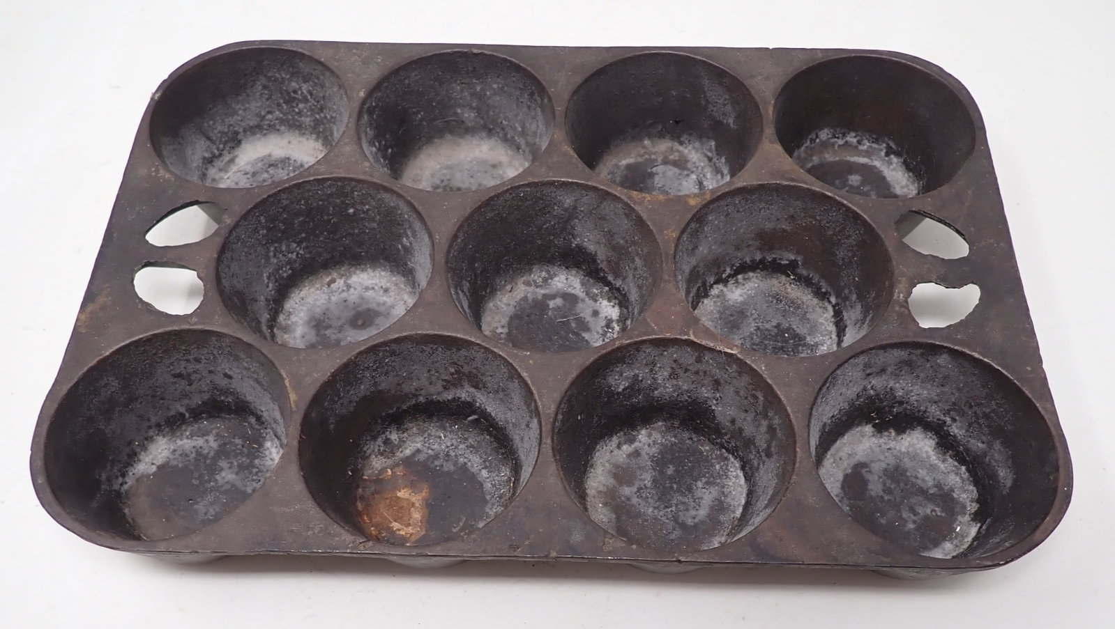 Cast Iron Muffin / Cupcake Pan: Approx 7 5/8" x 11 1/8" x 1 1/2" tall