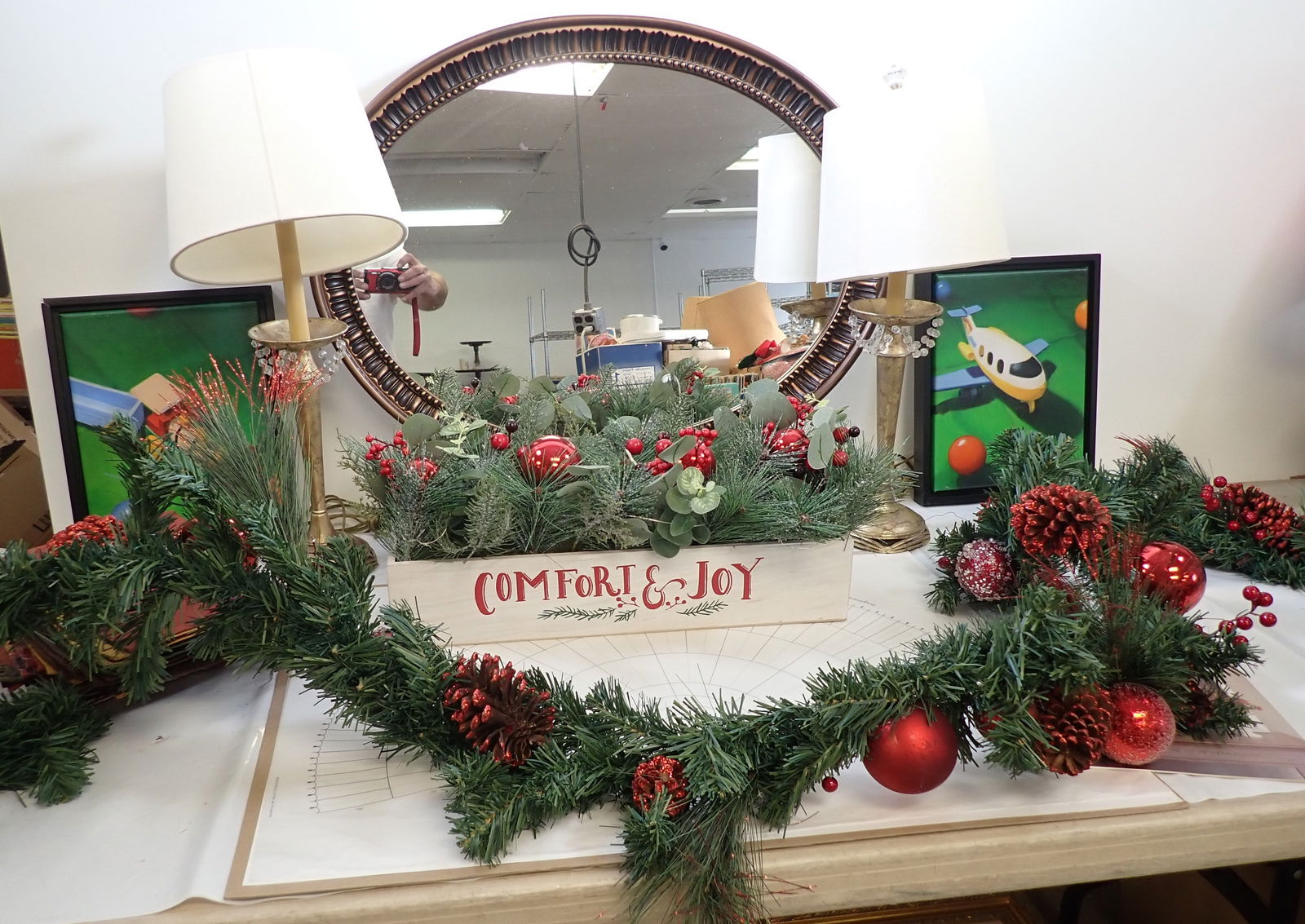 Oval Decorator Mirror Table Lamps Wall Art (1 of 6)