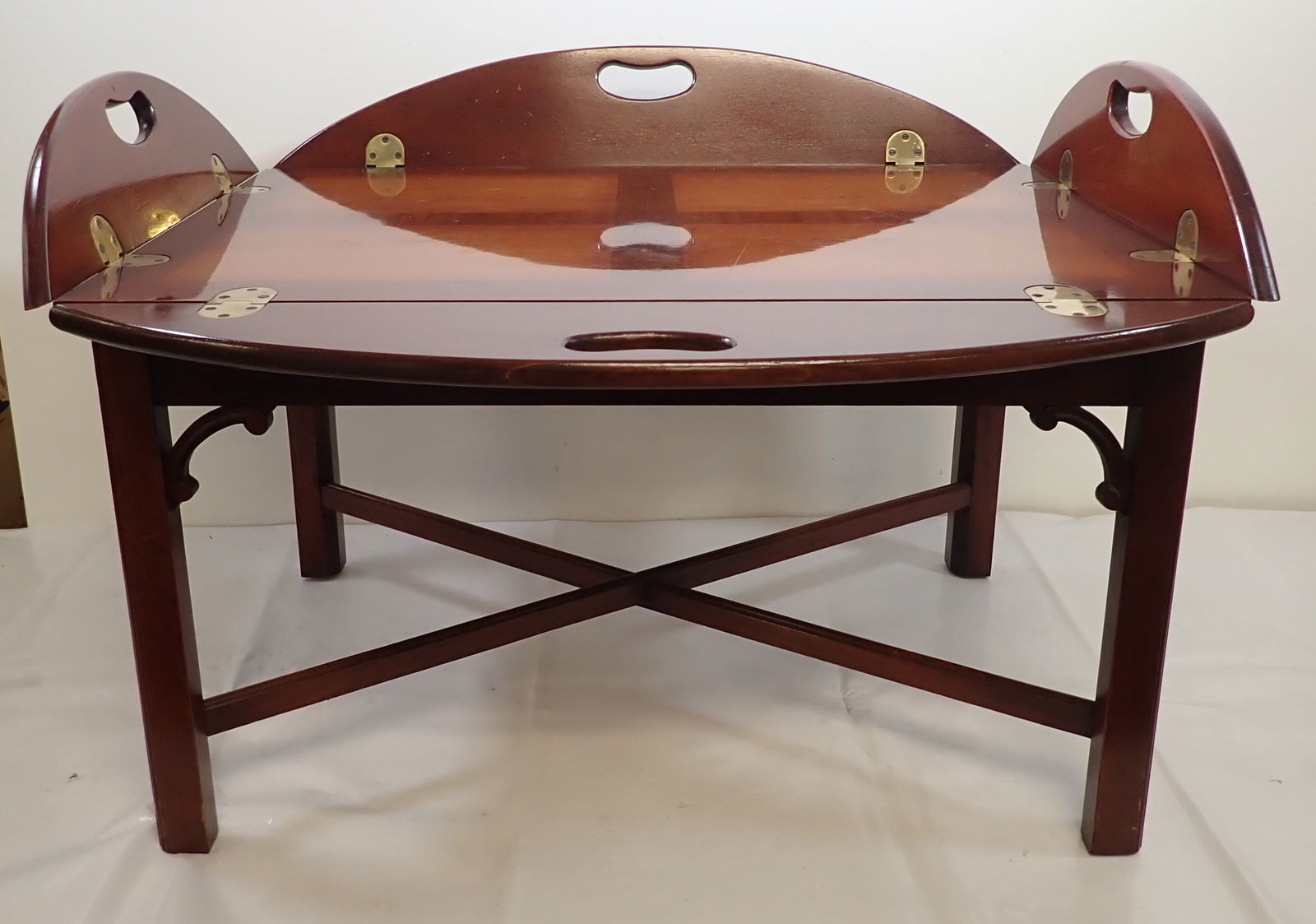 Butlers Tray Table: Approx 31" x 40" x 16 3/4" tall. No in house shipping !