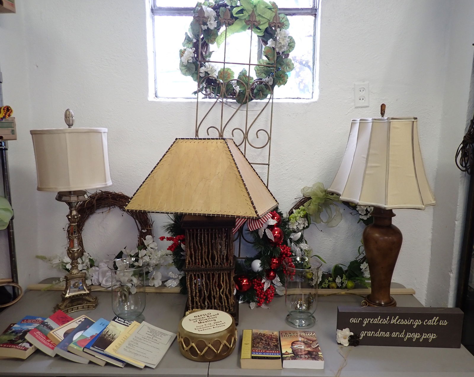 Decorator Lamps Wreaths Misc Table Contents (1 of 8)