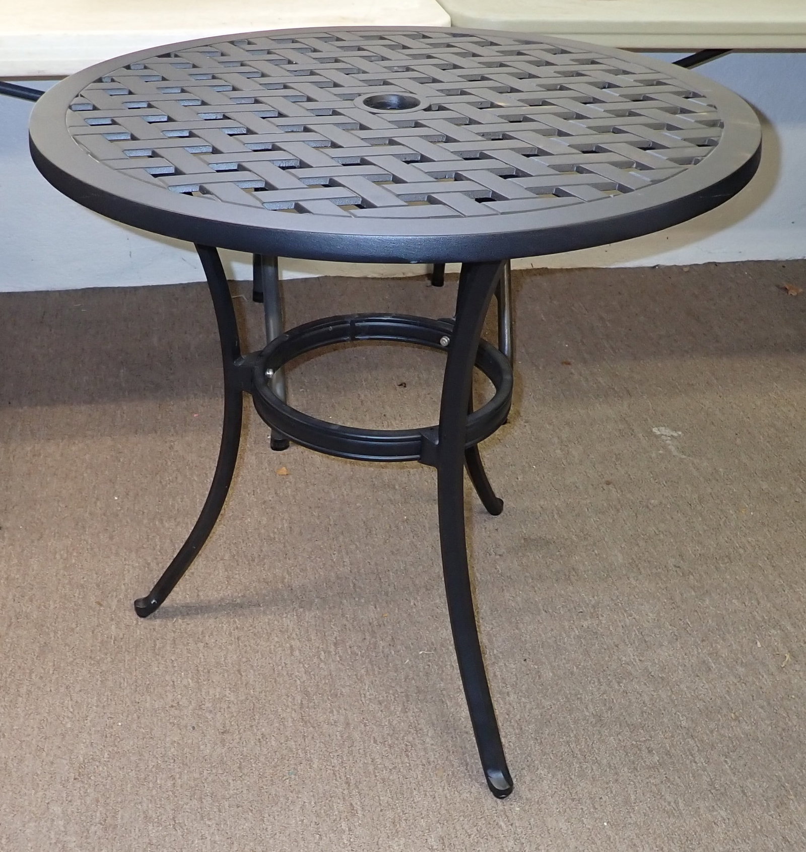 Aluminum Patio Table (1 of 2)