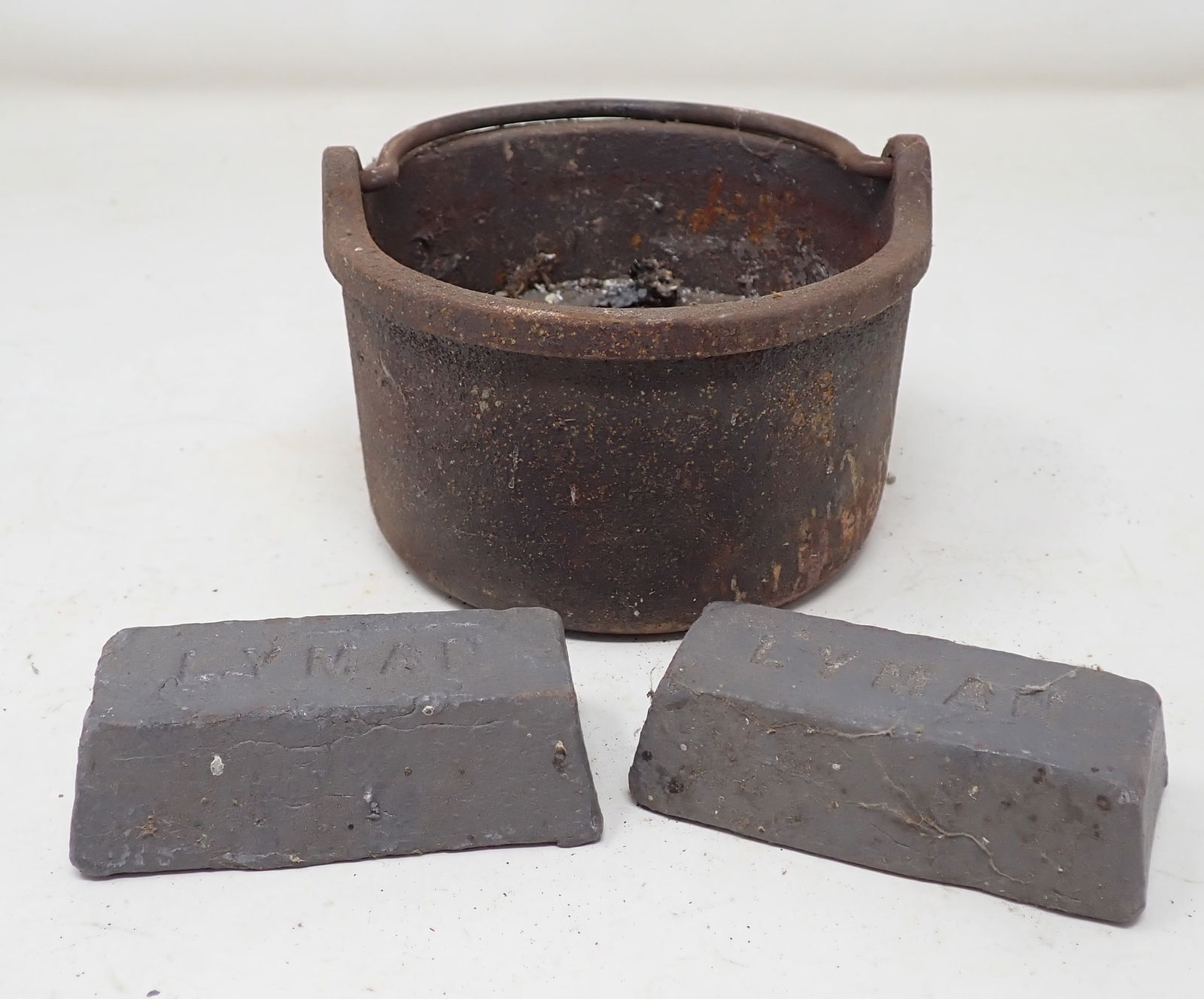 Cast Iron Lead Pot and Lyman Blocks (1 of 2)
