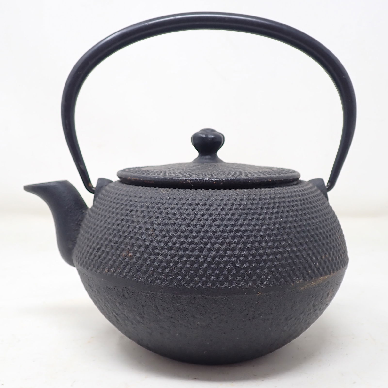 Cast Iron Oriental Teapot (1 of 4)
