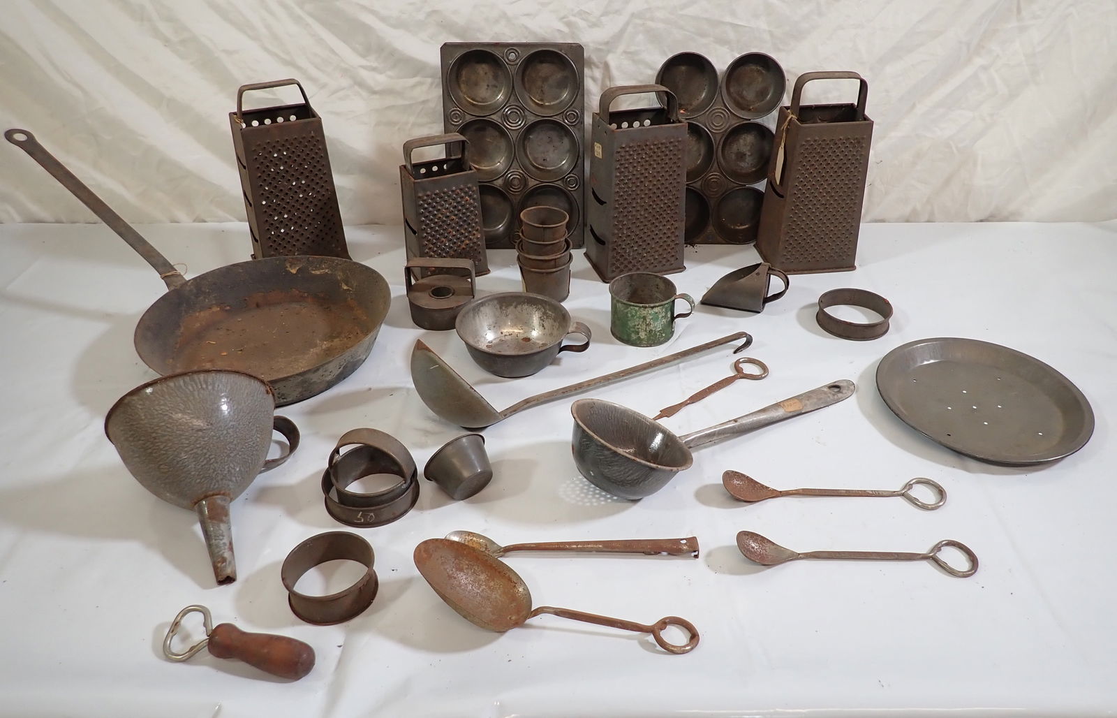 Kitchenware incl Ladles Scoops & Measures: NO in house shipping