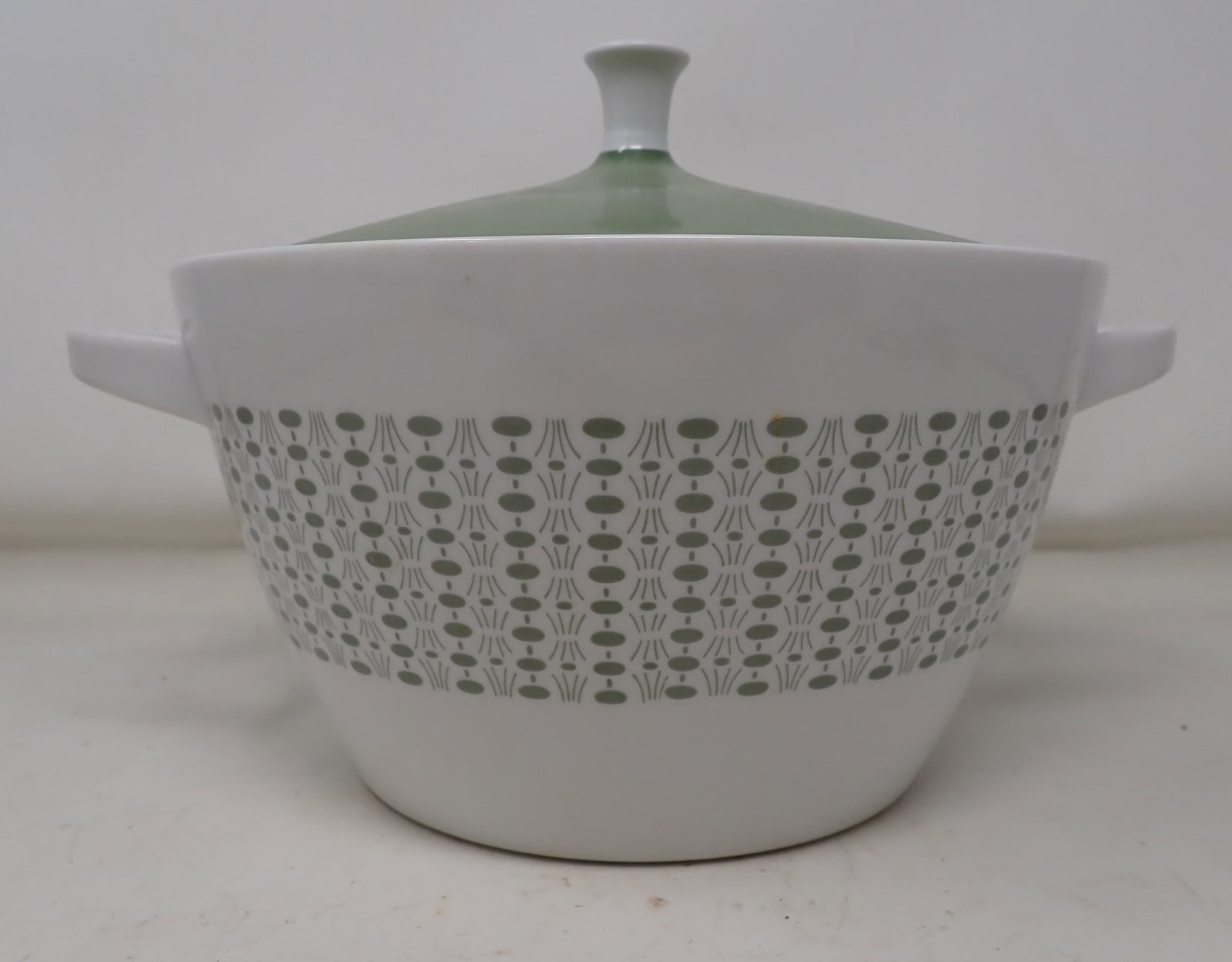 Krautheim Selb Bavaria Tureen: Apprx 8 1/2" in diameter and 7 1/4" tall