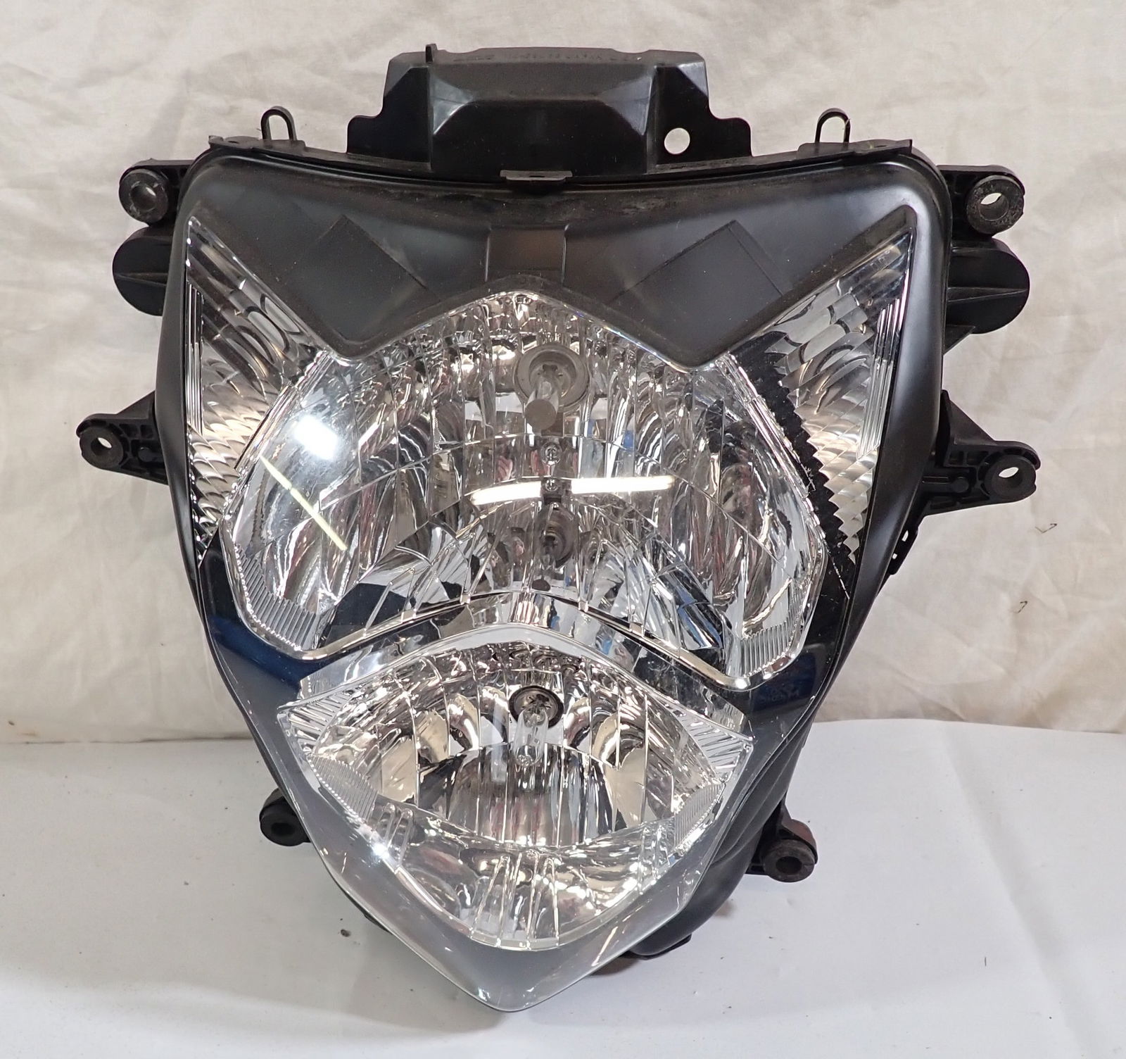 Suzuki ? Motorcycle Headlight (1 of 3)