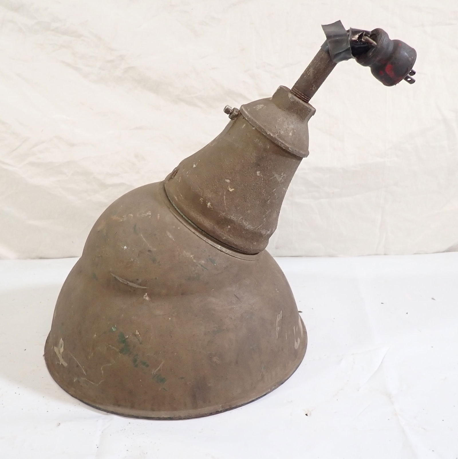 Service Station Light (1 of 3)