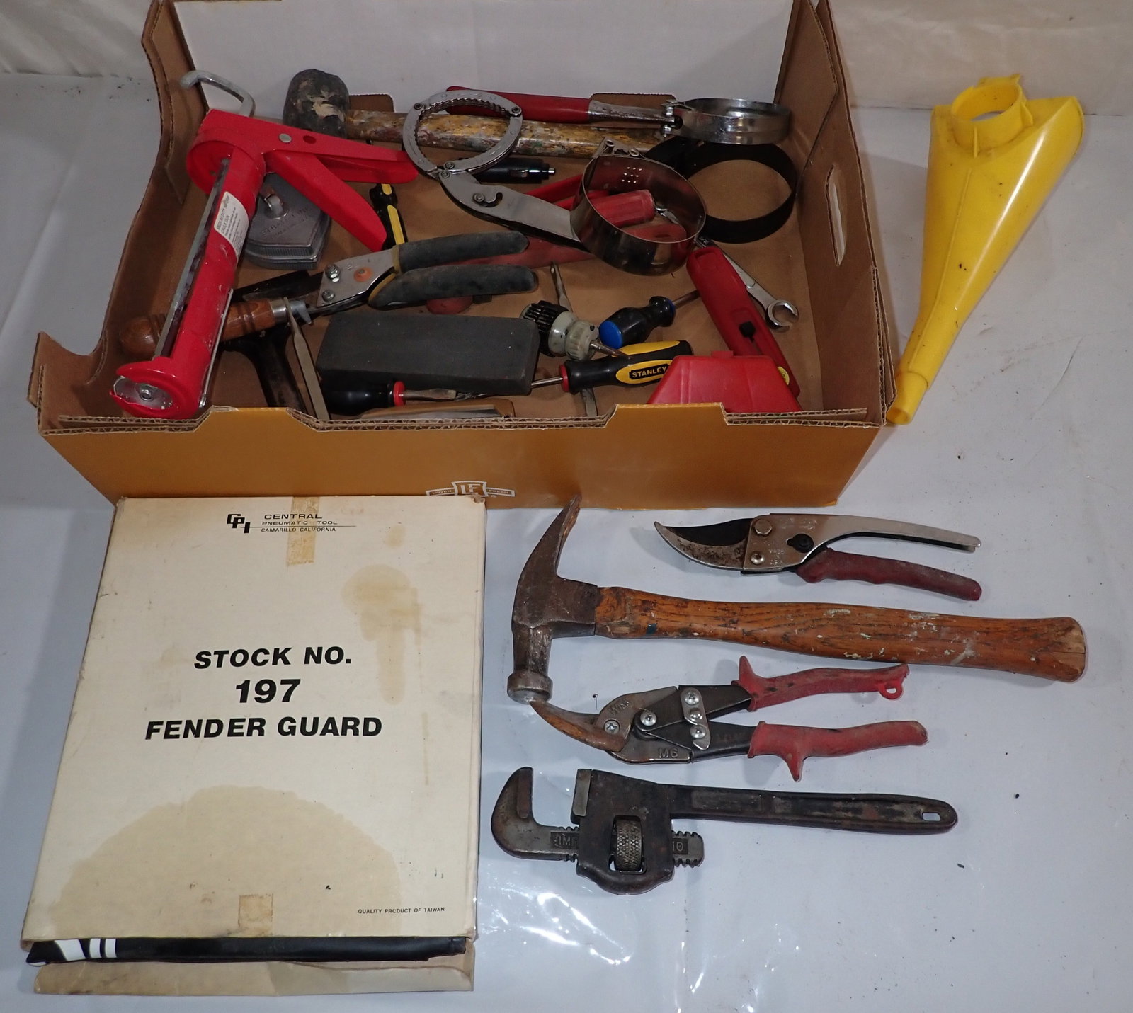 Oil Filter Wrenches Hammer Fender Guard Misc Tools (1 of 3)