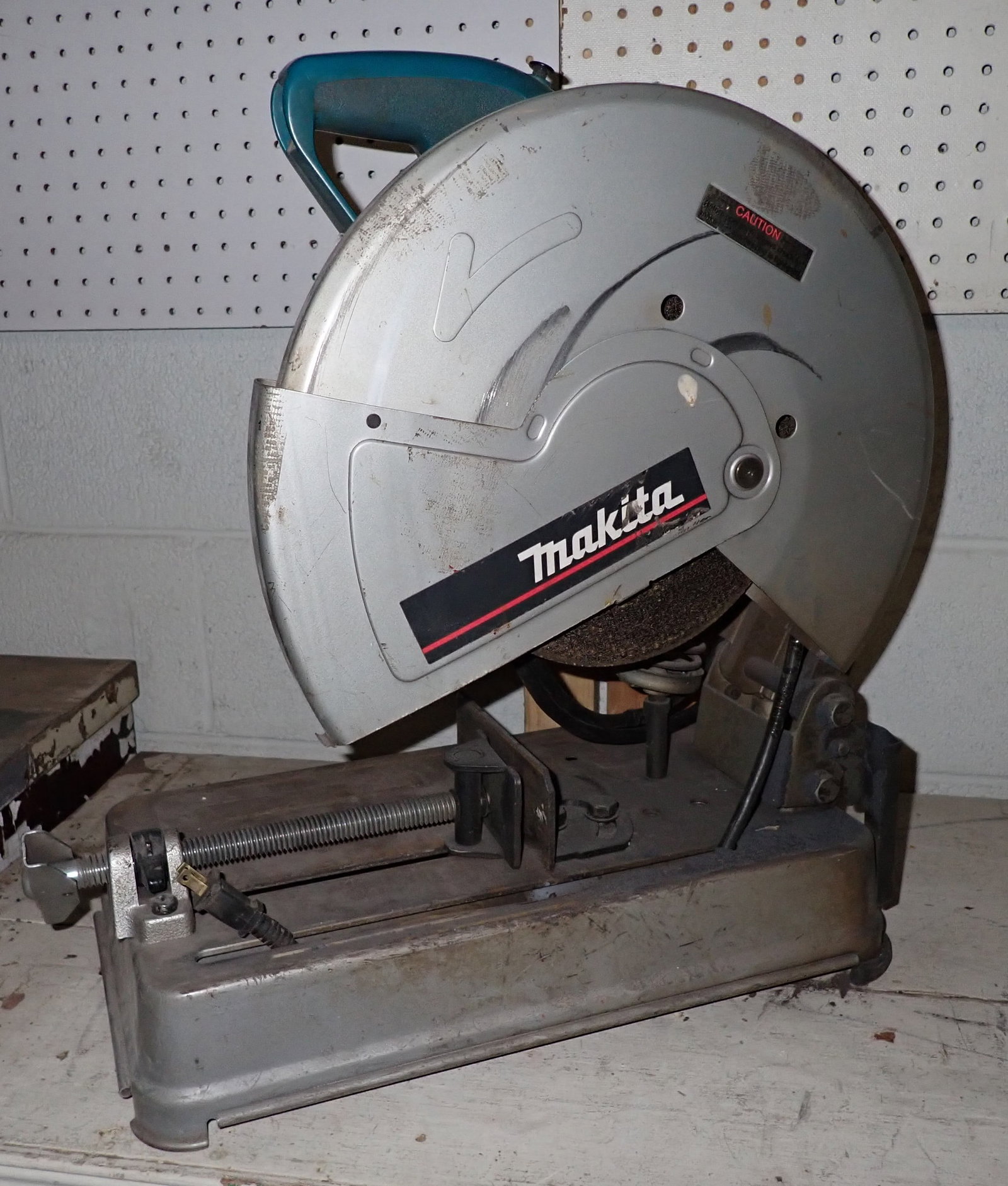 Makita 2414B Cut off Saw: NO in house shipping