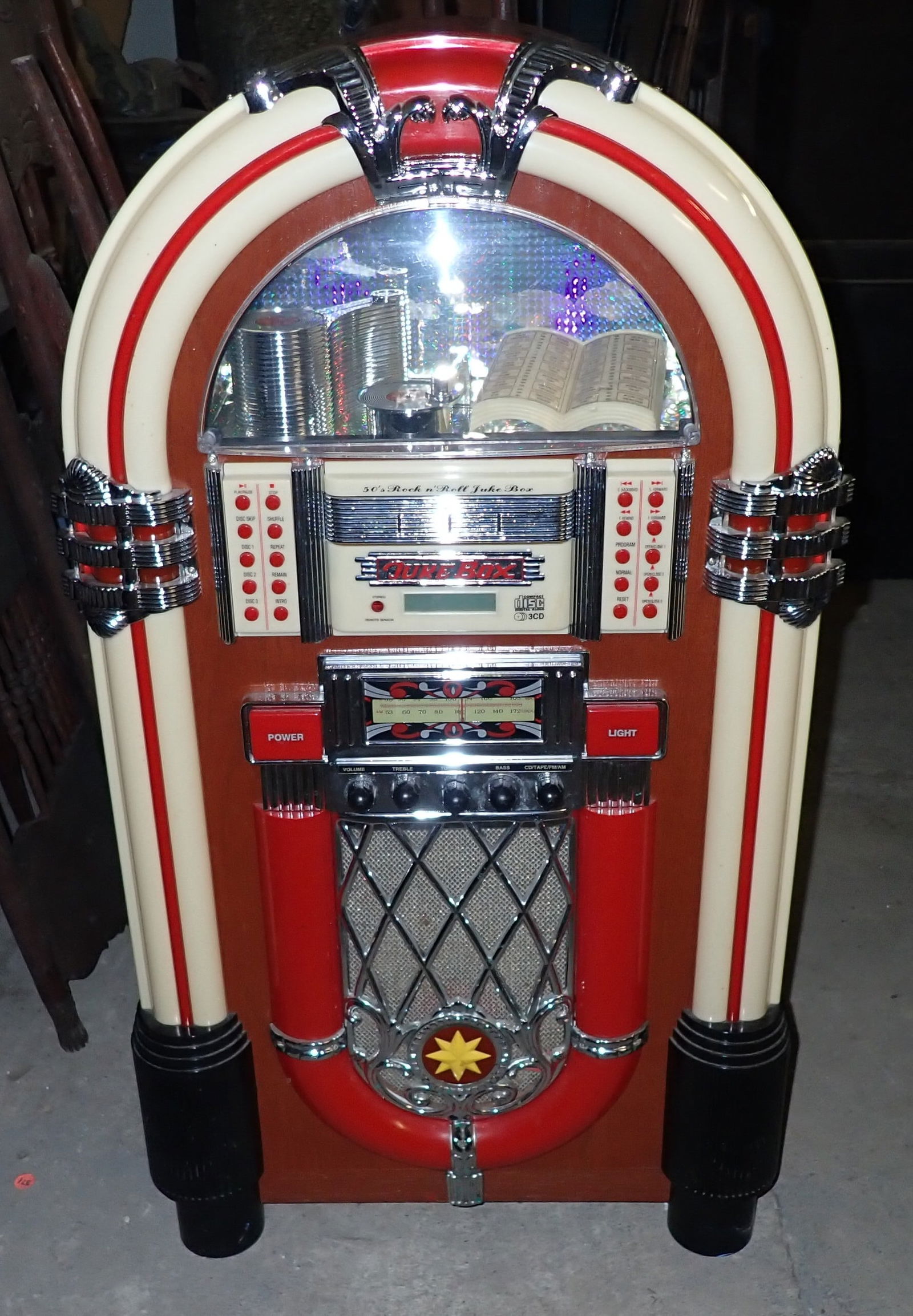 Jukebox Style Stereo / CD Player (1 of 4)