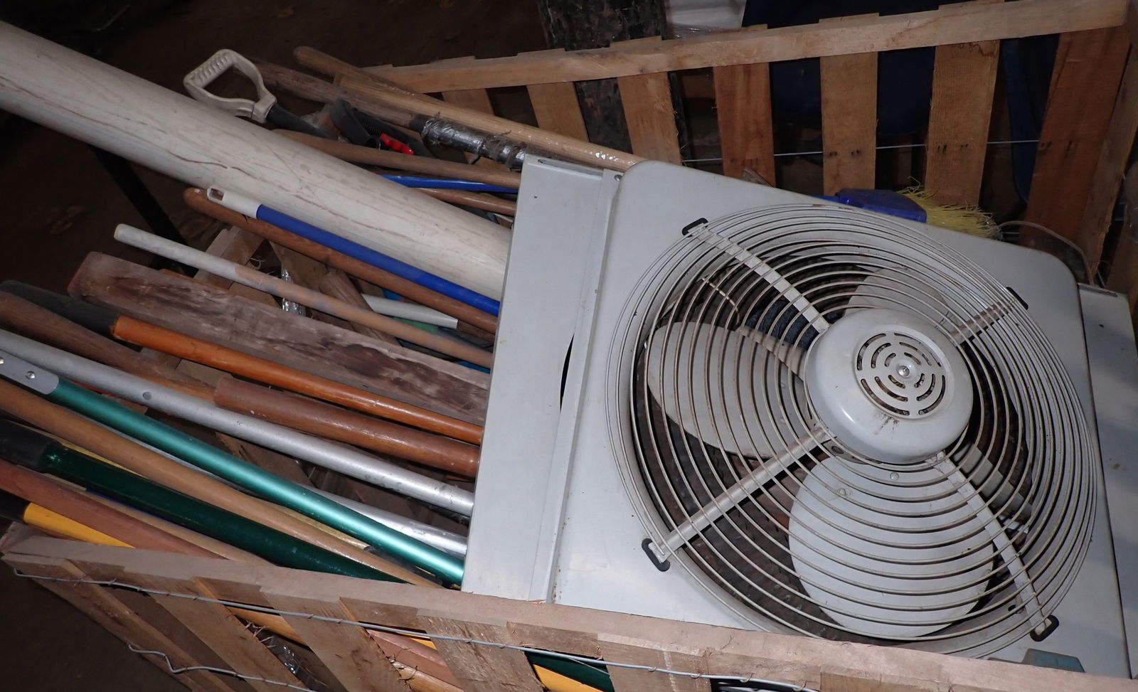 Exhuast Fan Suction Hose Pallet Contents (1 of 6)