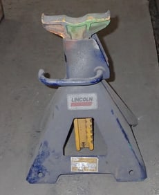 Lincoln Jack Stand