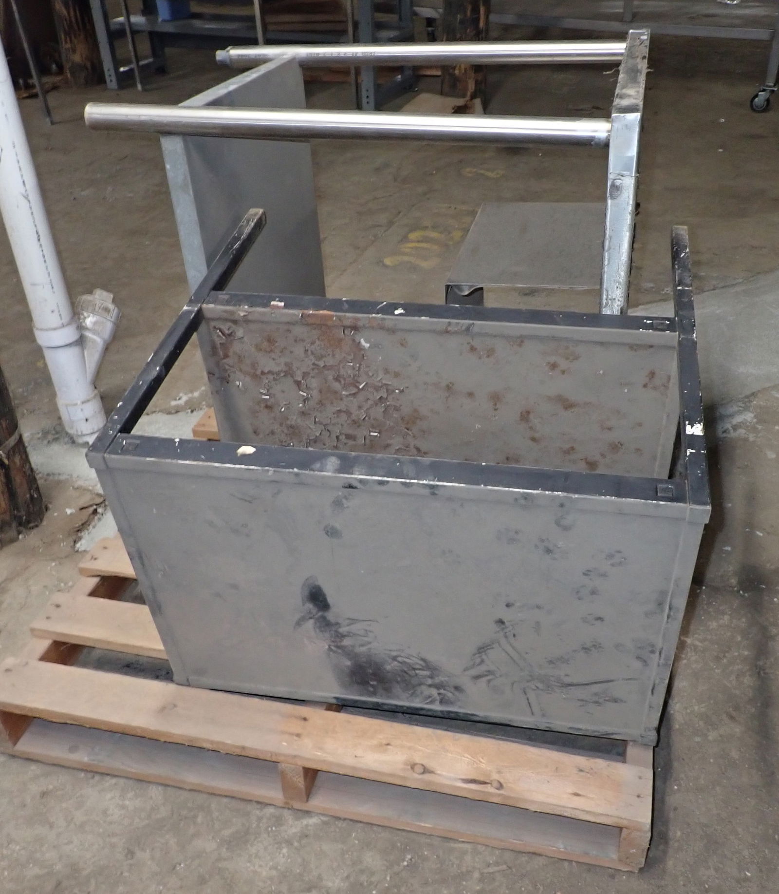 Stainless Steel & Metal Table: Metal table is approx 20" x 30 1/4" x 26 1/4" tall. Take what you want and leave the rest. Pick up at Building B Location. No in house shipping !